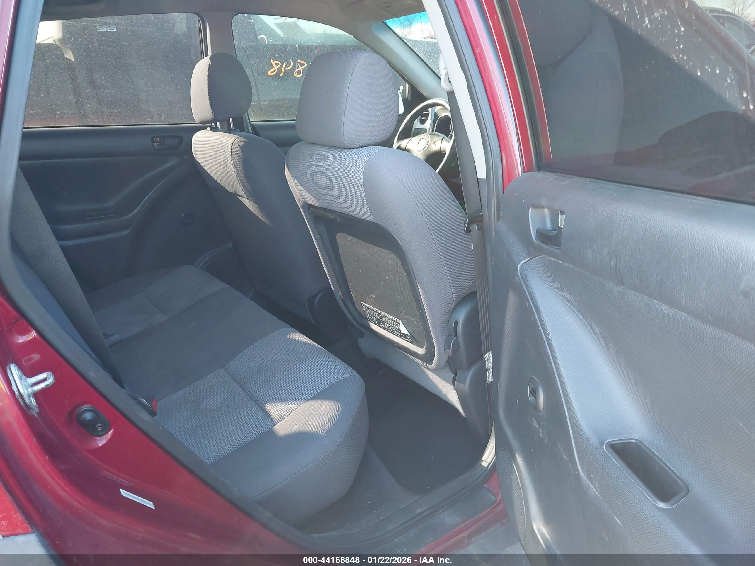 PONTIAC VIBE image 8