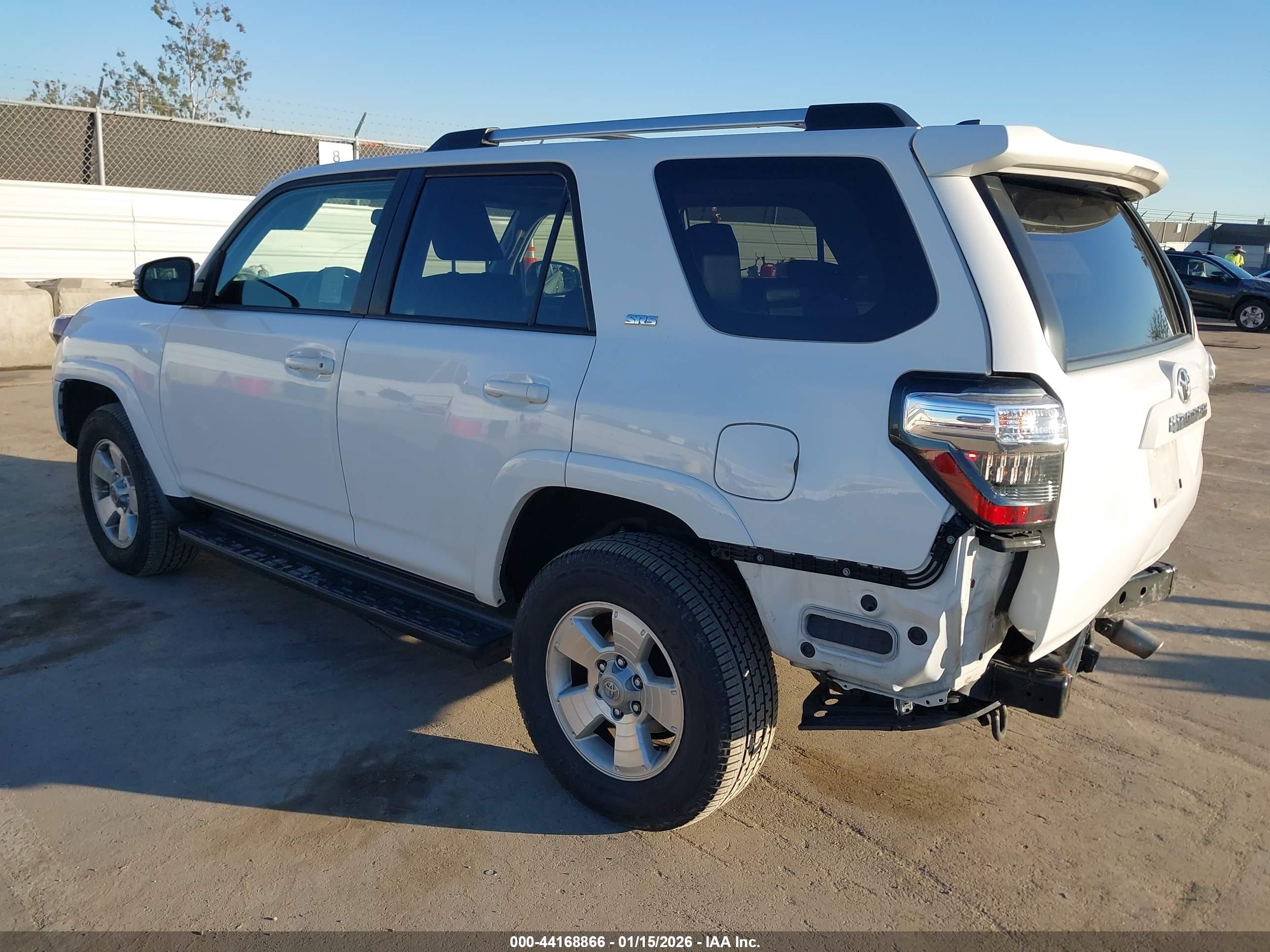 TOYOTA 4RUNNER image 3