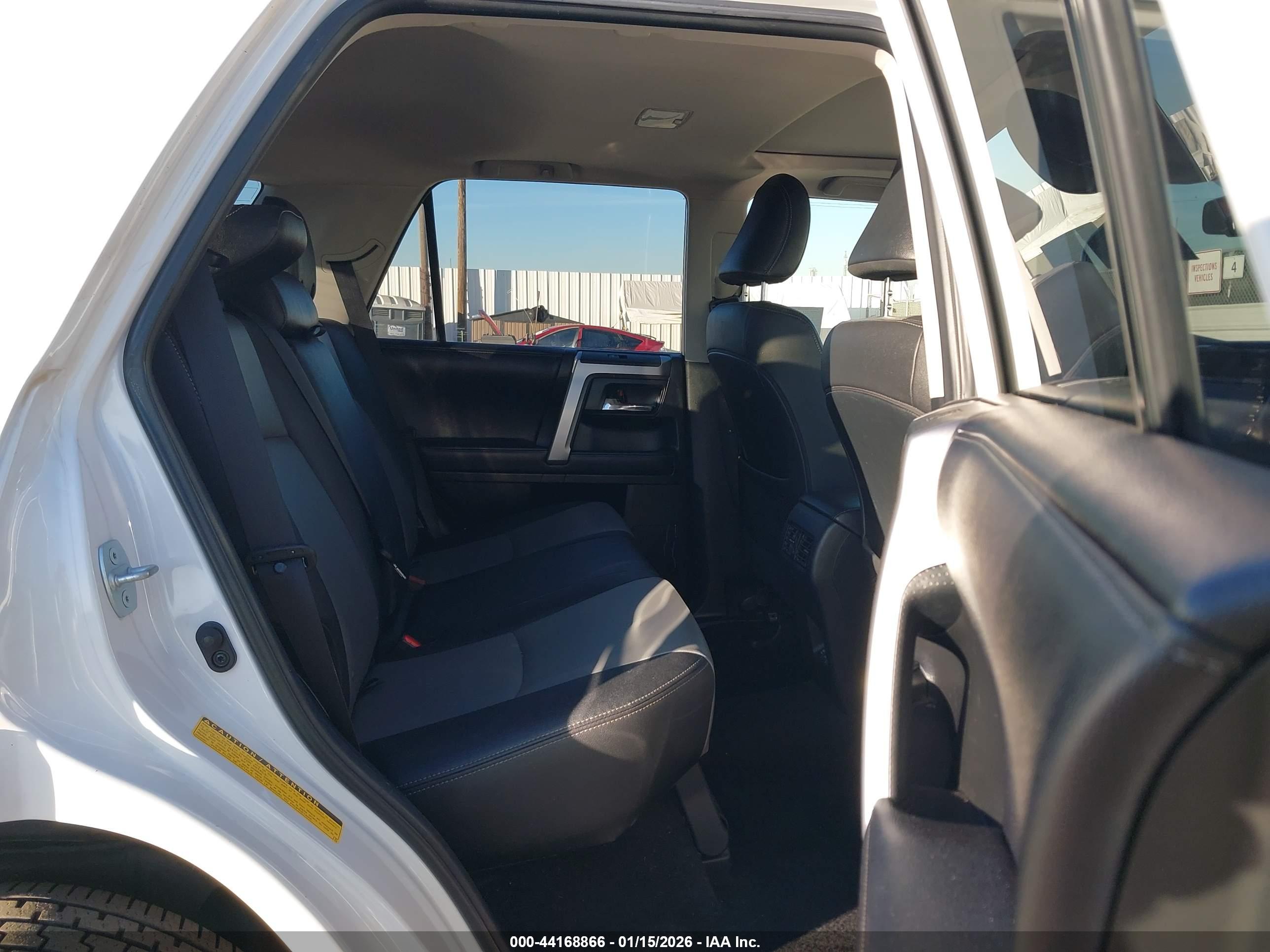 TOYOTA 4RUNNER image 8