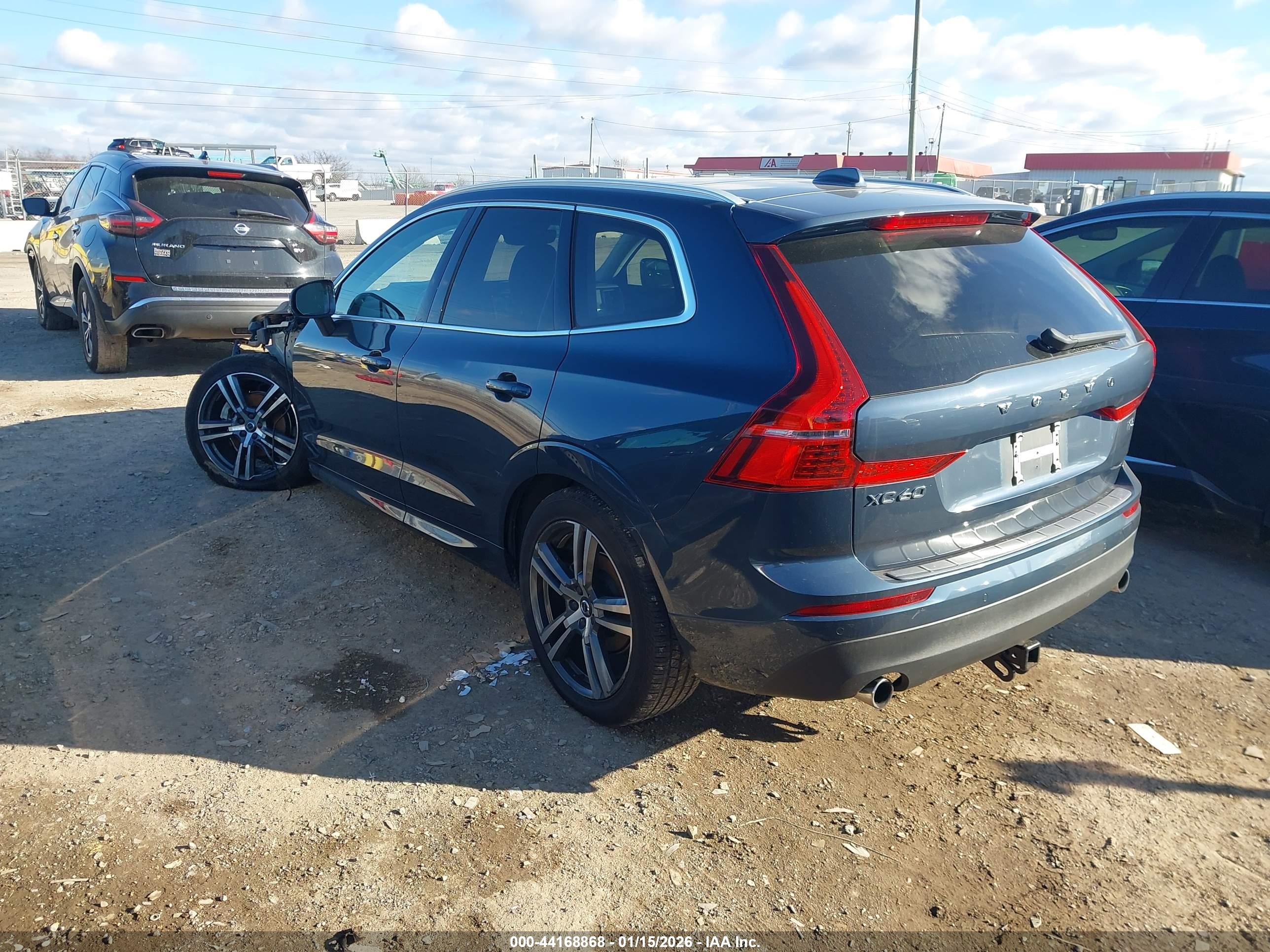 VOLVO XC60 image 3