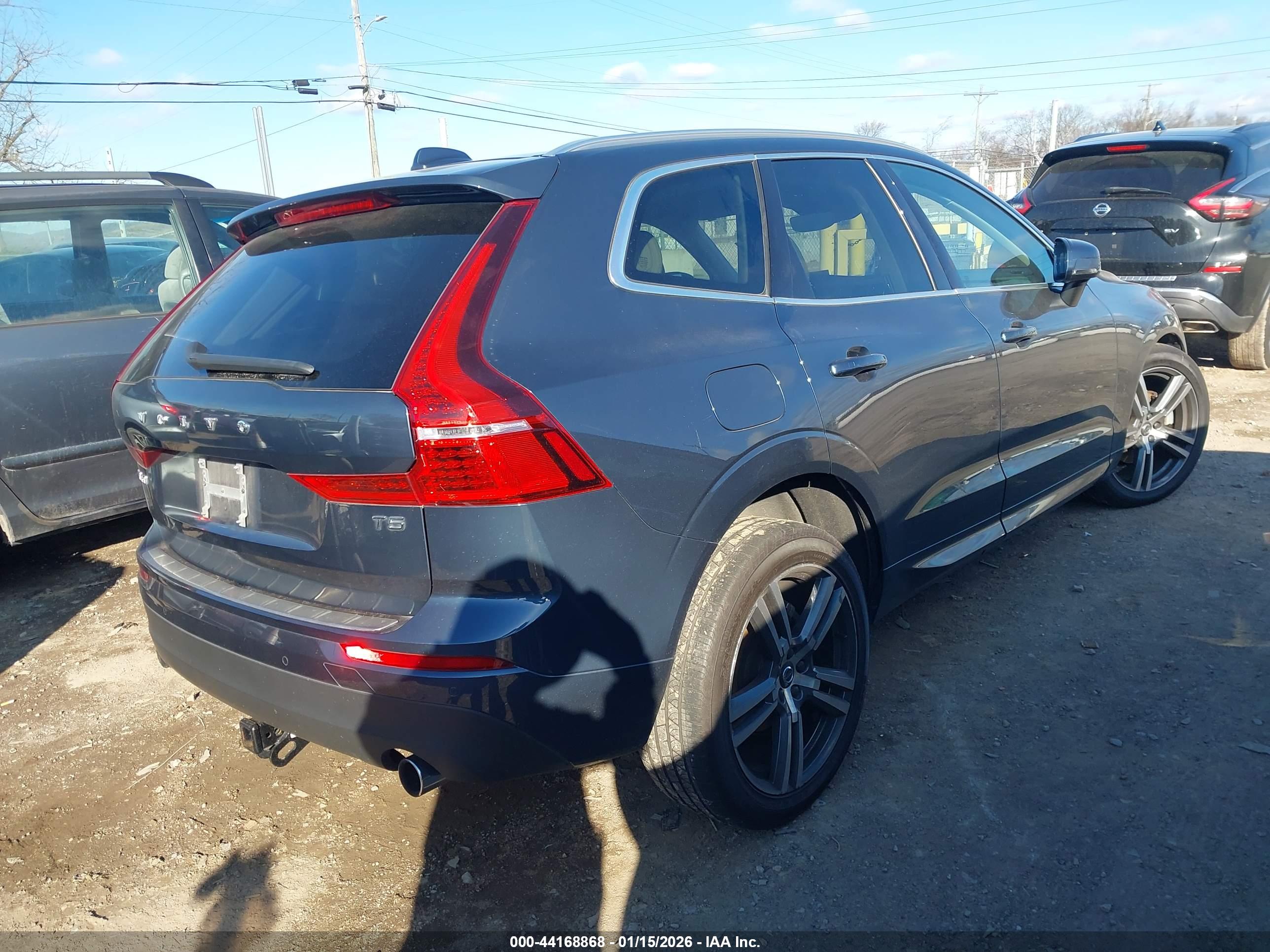 VOLVO XC60 image 4
