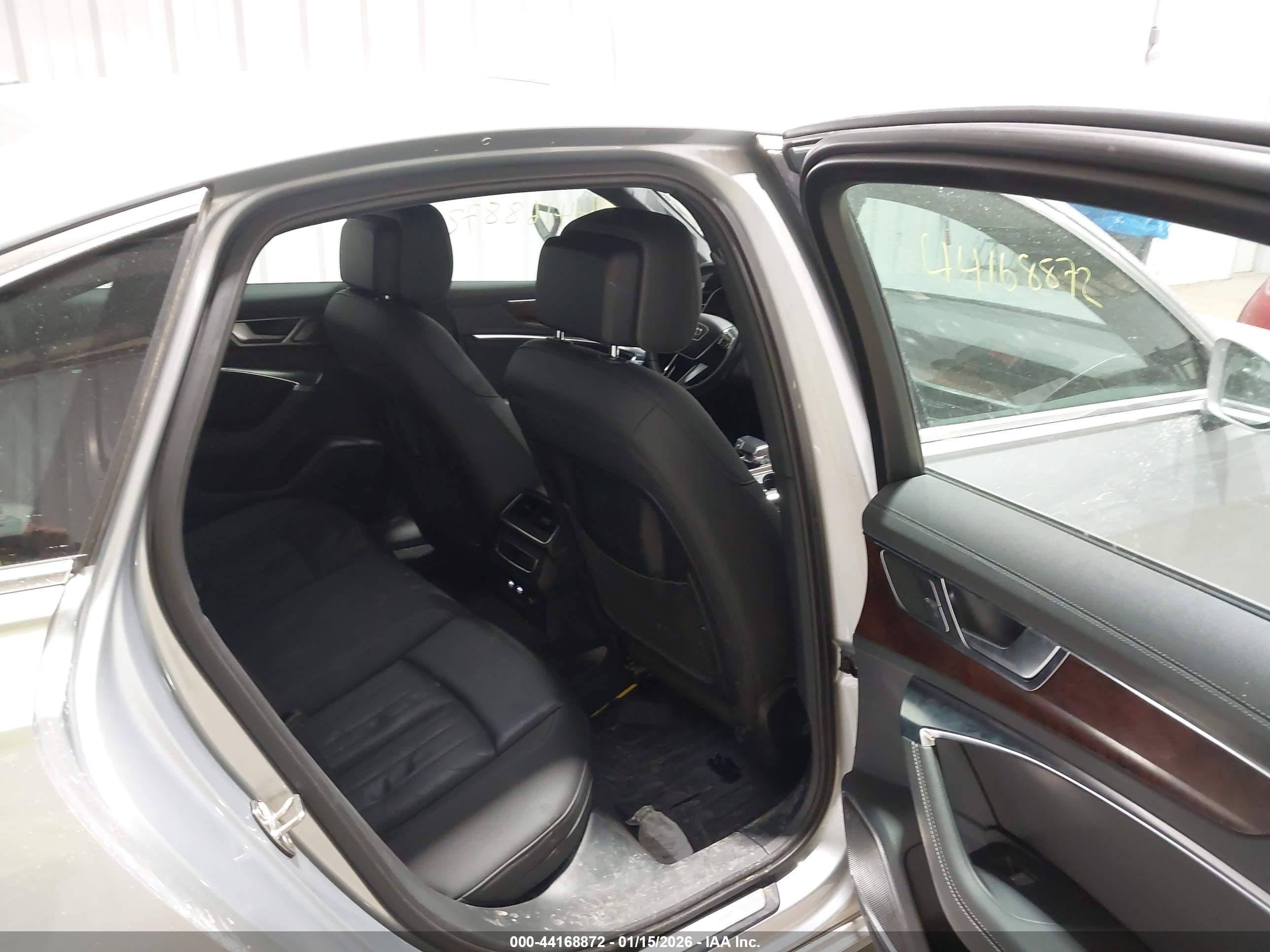 AUDI A6 image 8