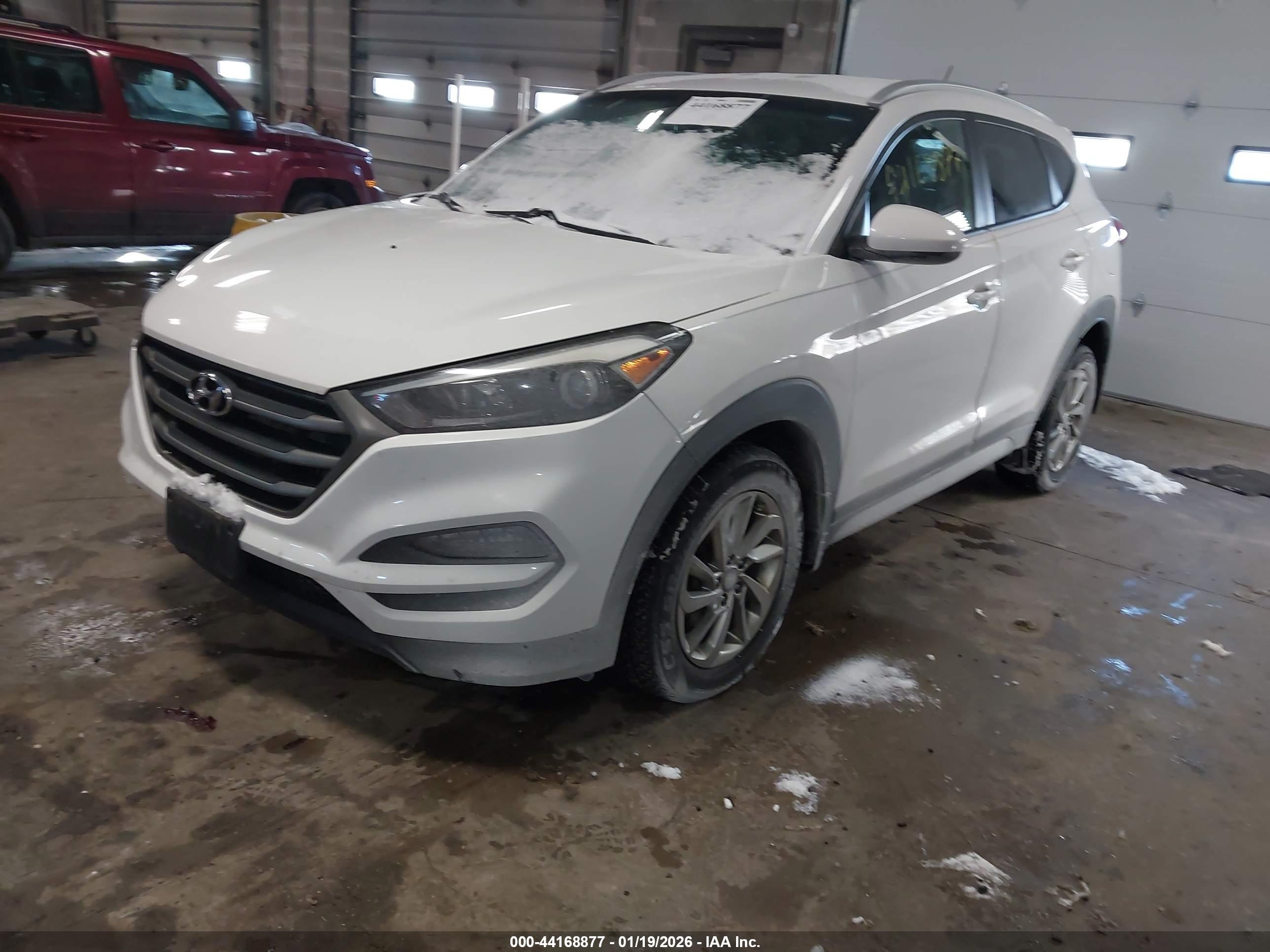 HYUNDAI TUCSON image 2