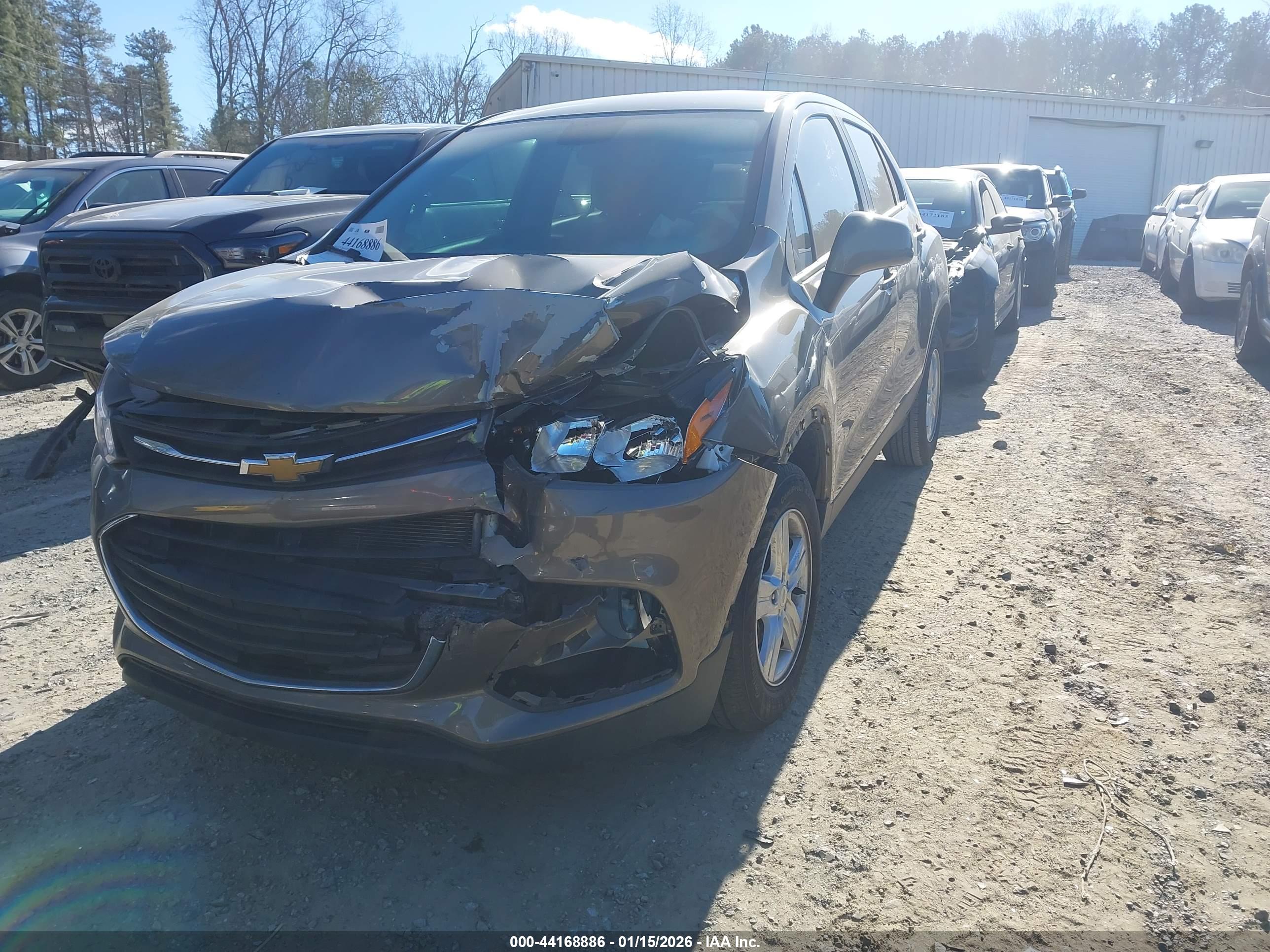 CHEVROLET TRAX image 2