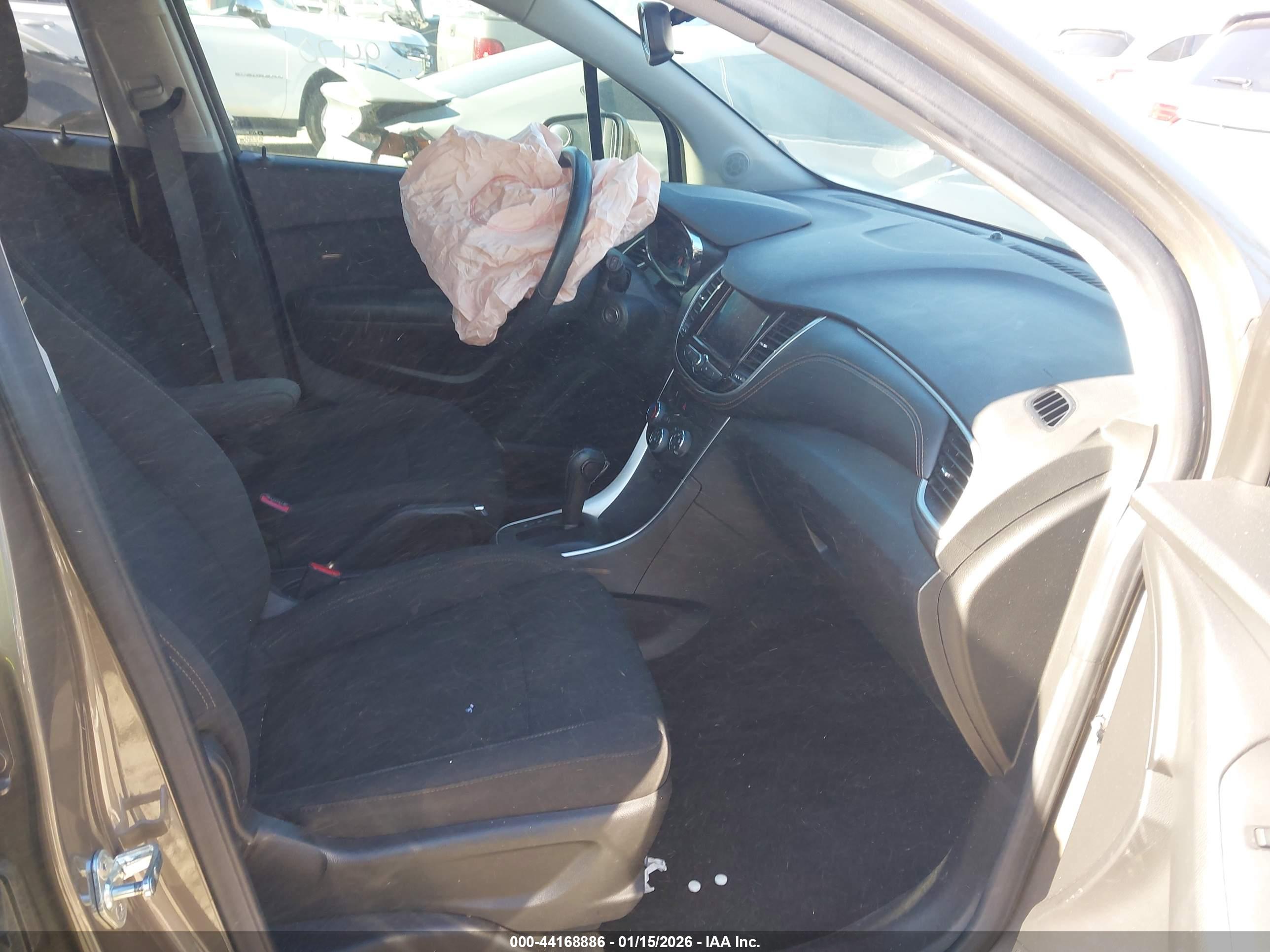 CHEVROLET TRAX image 5