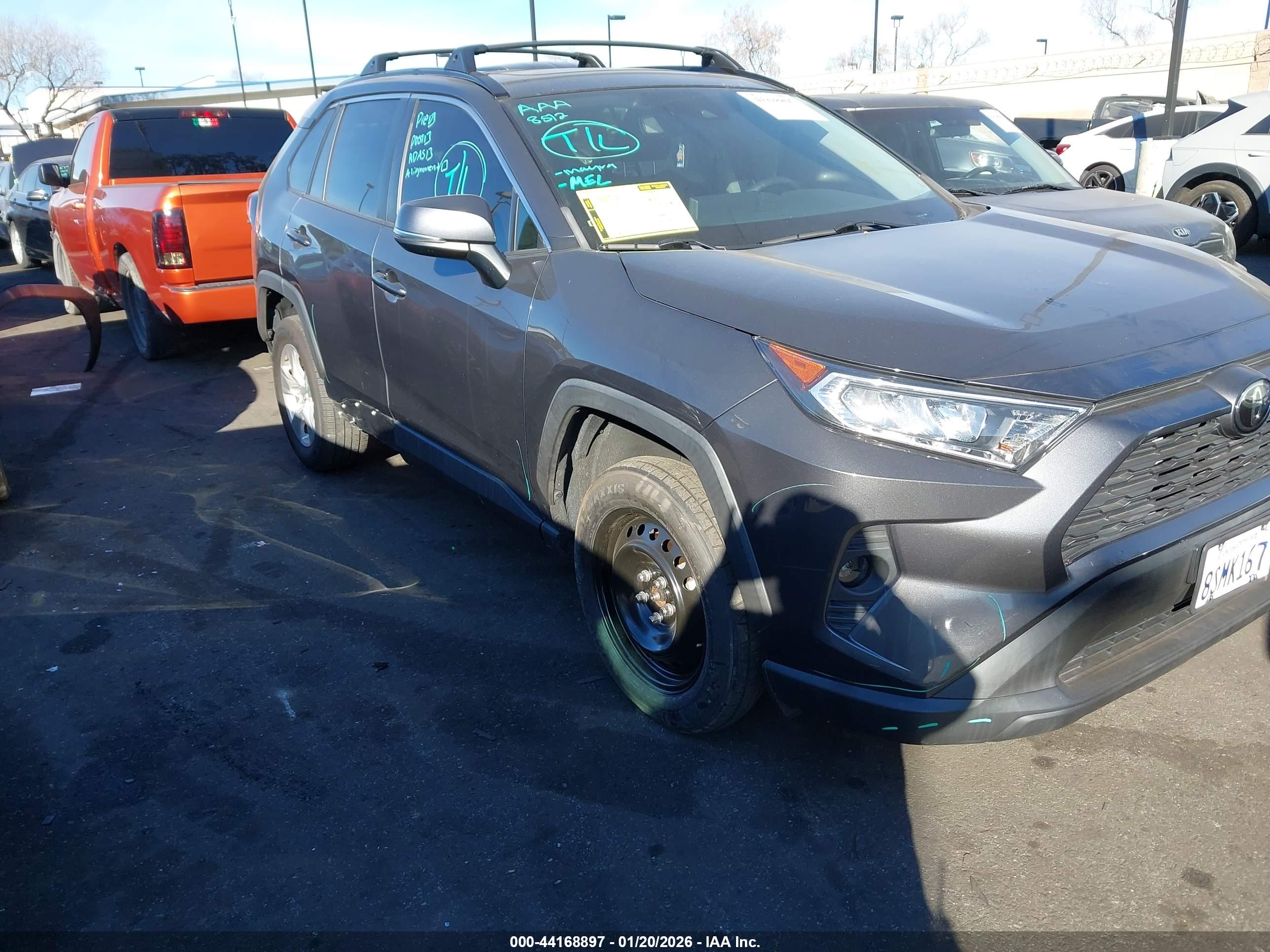 TOYOTA RAV4 image 6