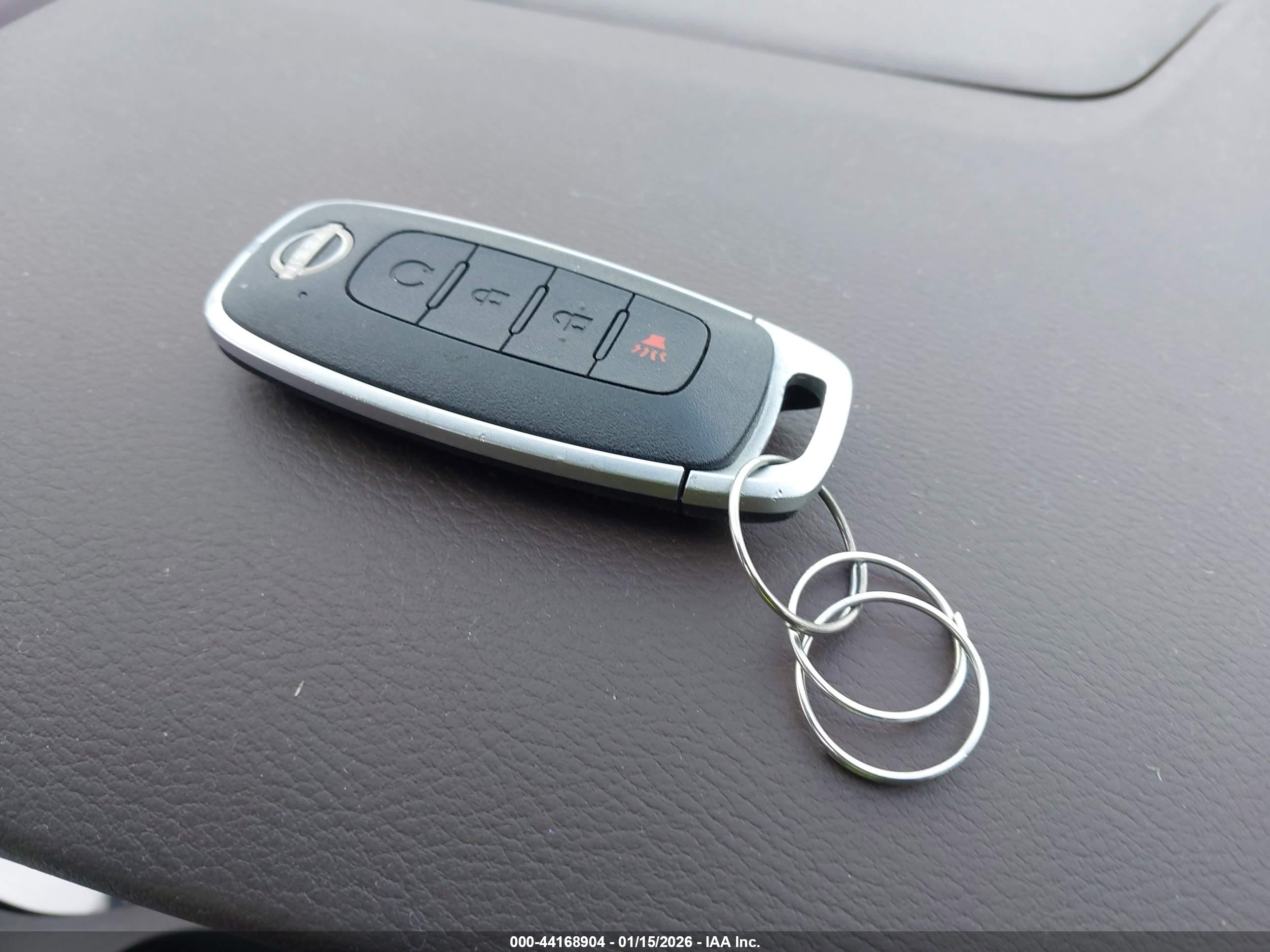 NISSAN ROGUE image 11