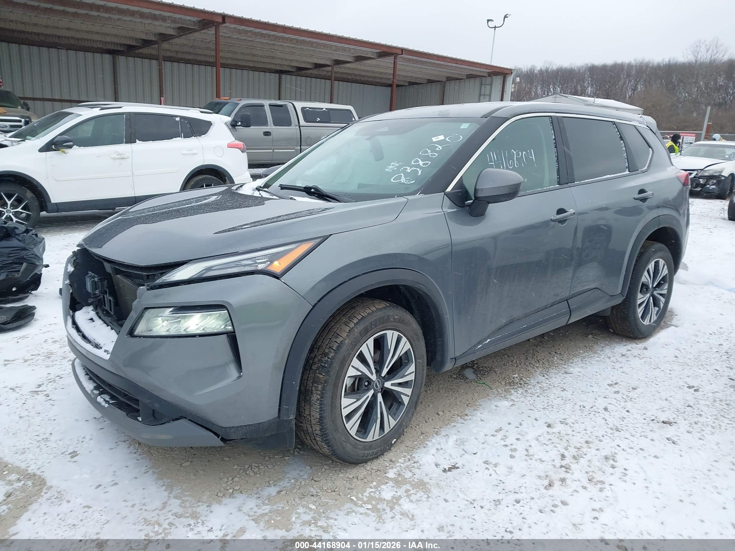 NISSAN ROGUE image 2