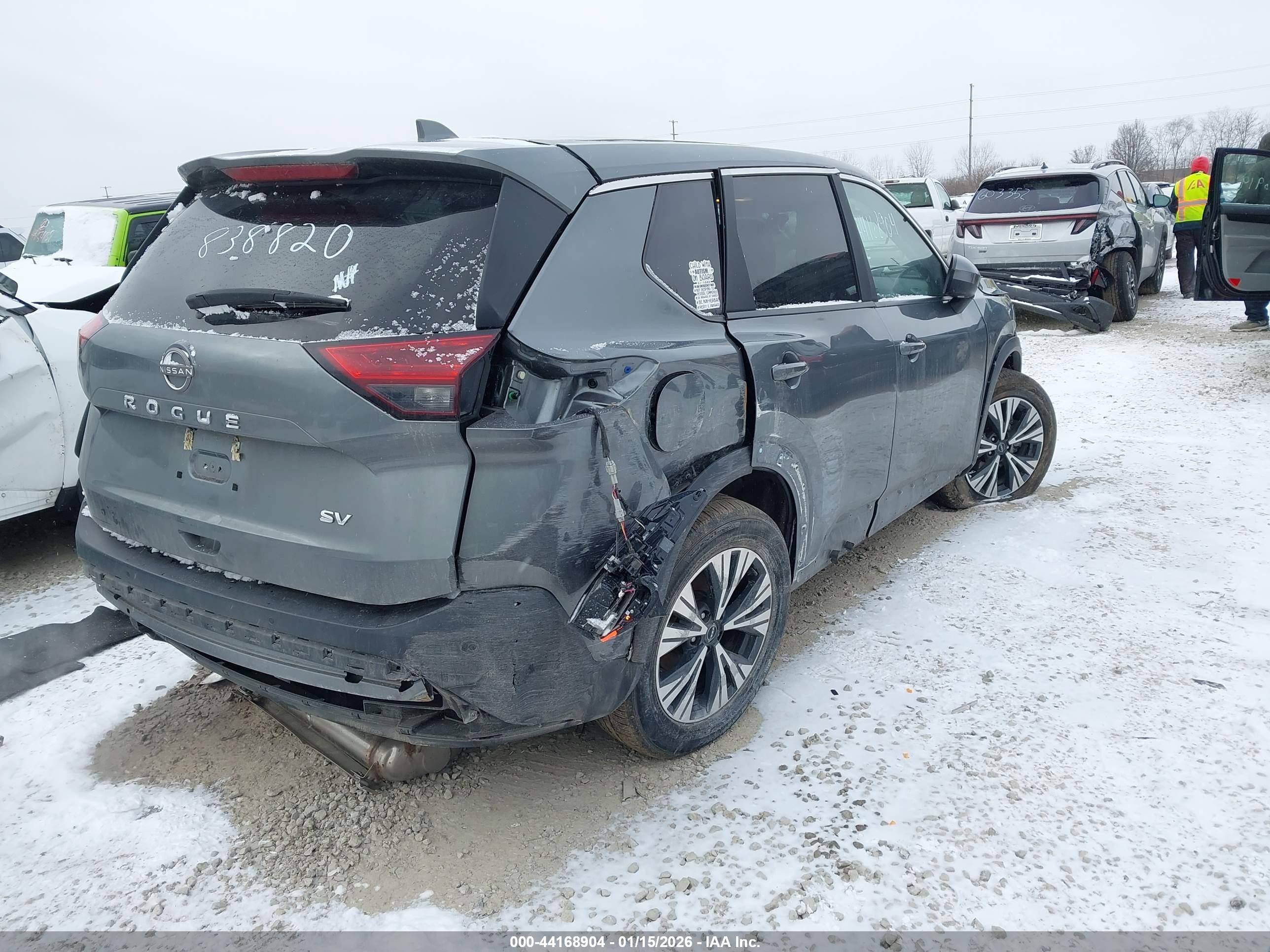 NISSAN ROGUE image 4