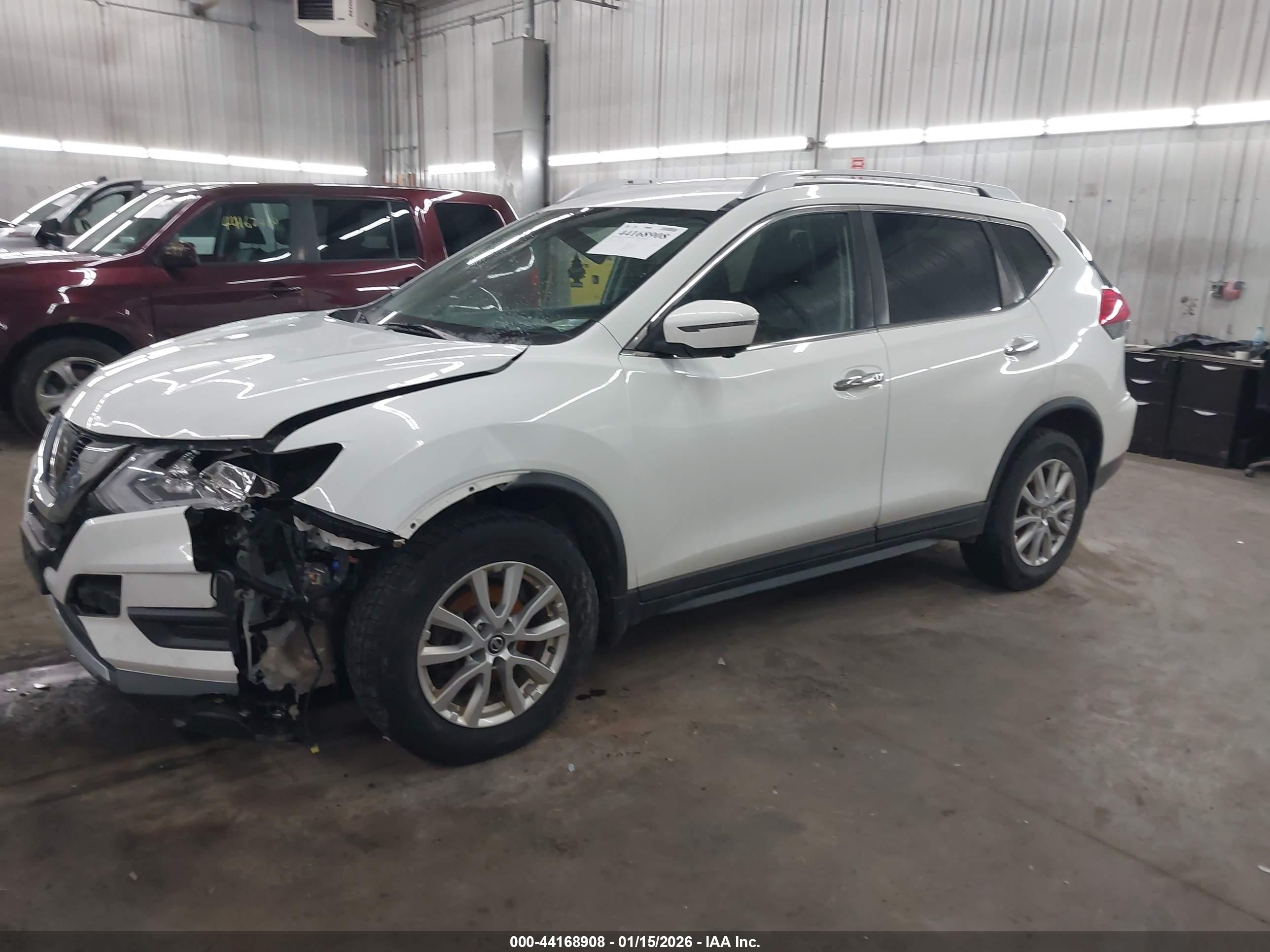 NISSAN ROGUE image 2