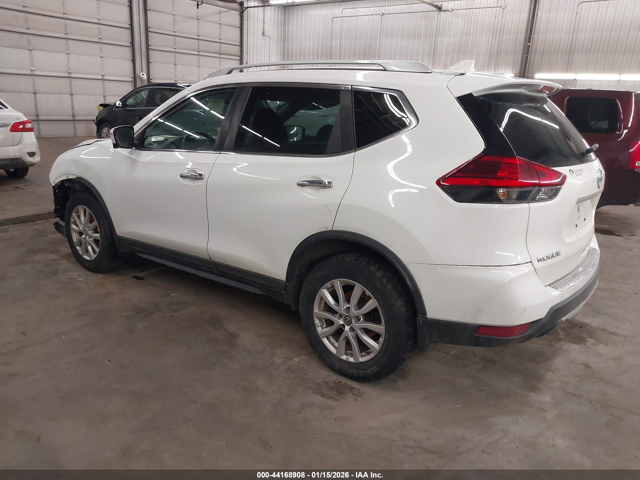 NISSAN ROGUE image 3