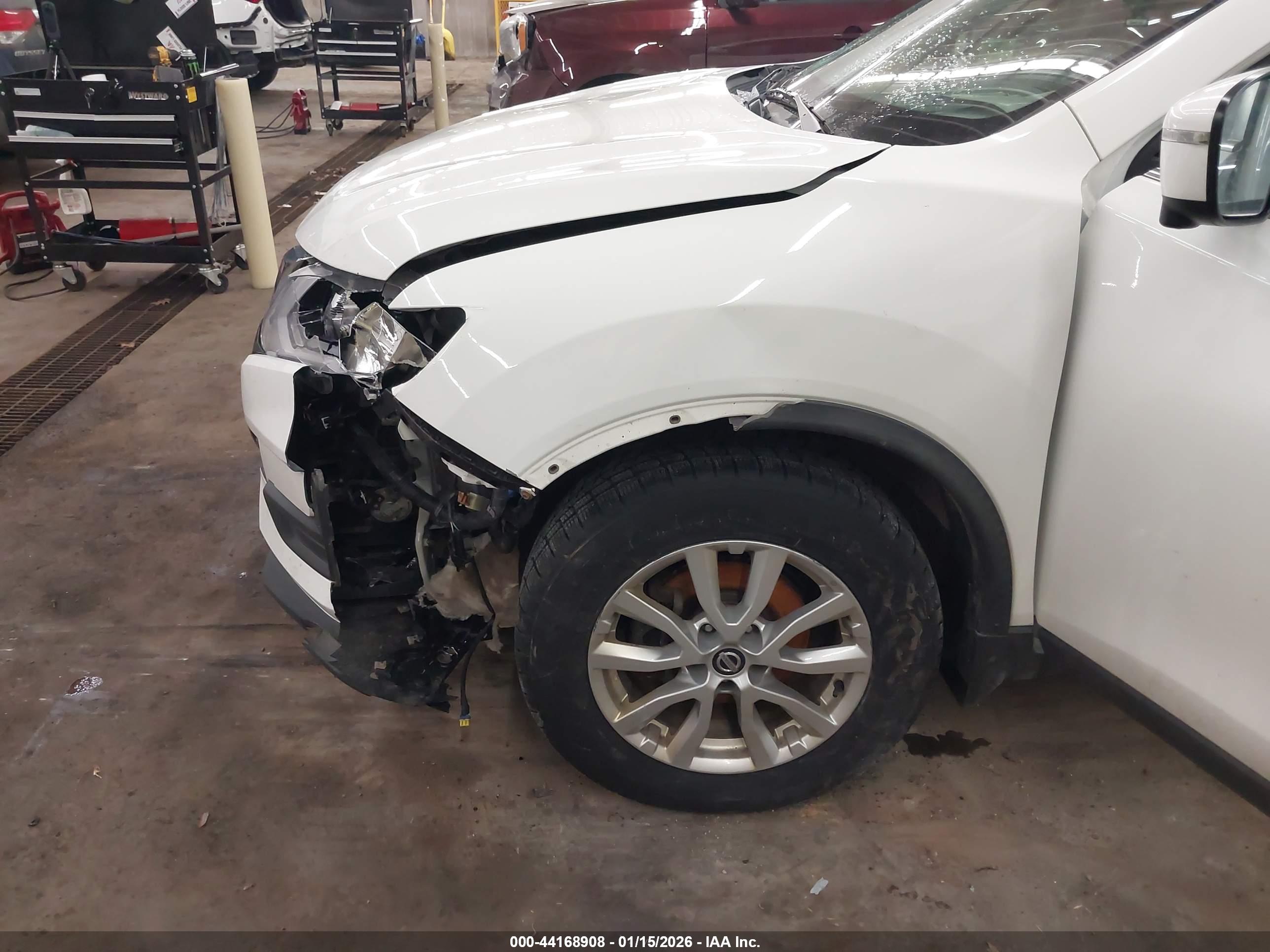NISSAN ROGUE image 6