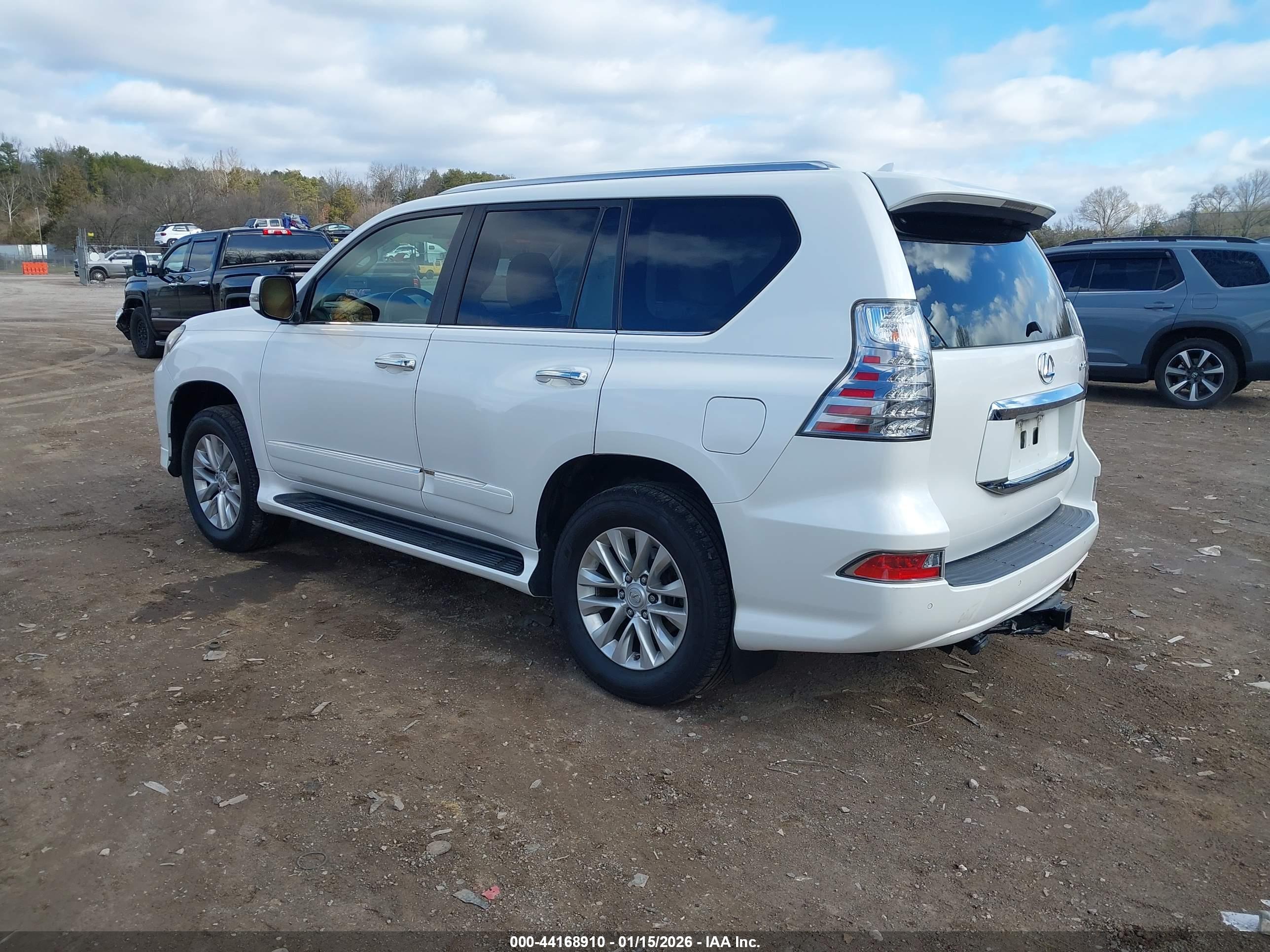 LEXUS GX image 3