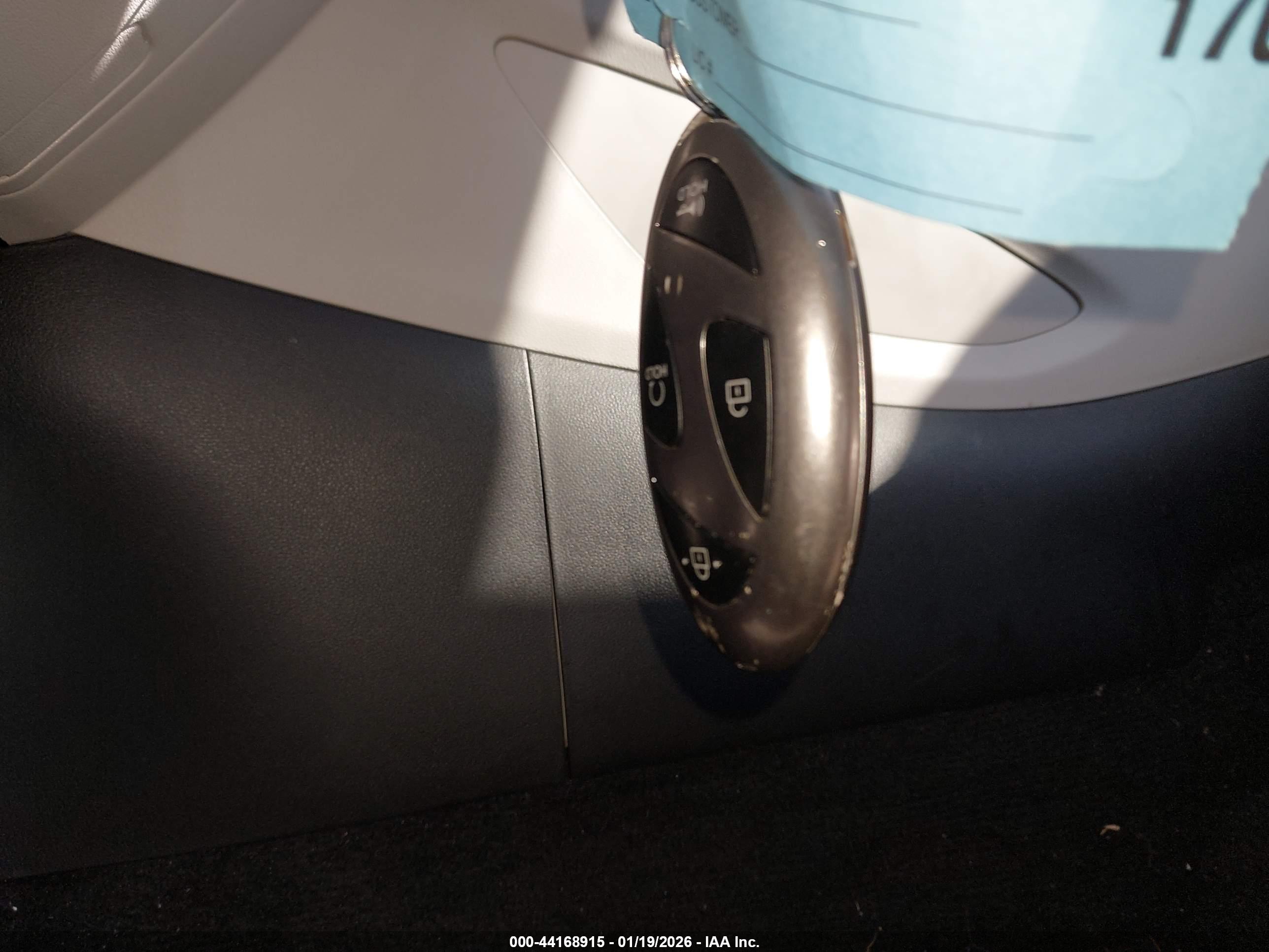 HYUNDAI TUCSON image 11
