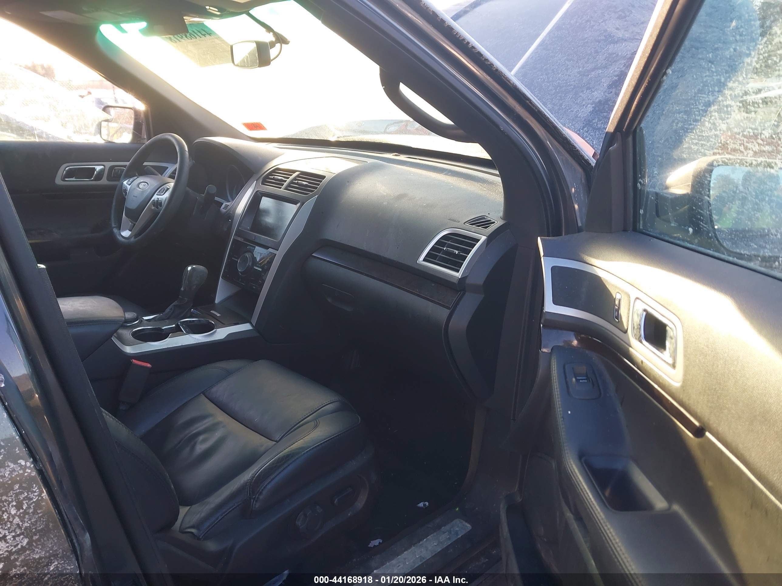 FORD EXPLORER image 5