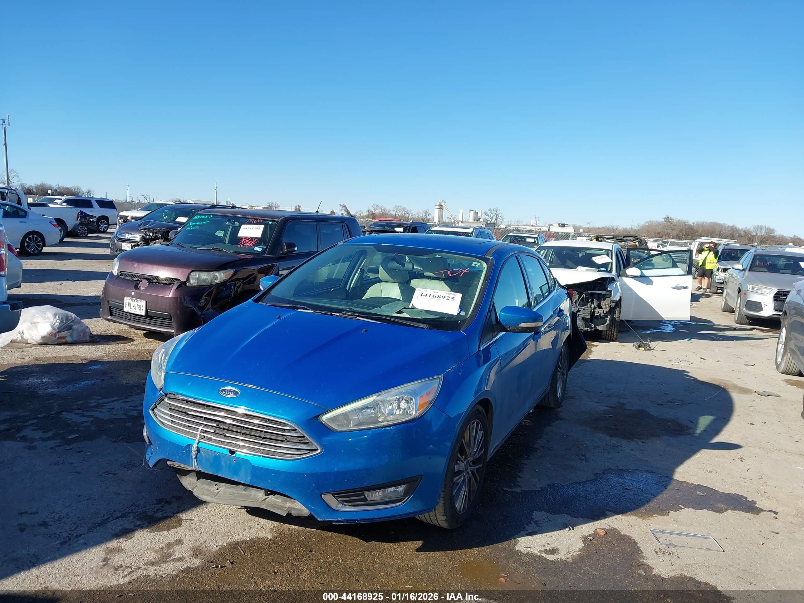 FORD FOCUS image 2