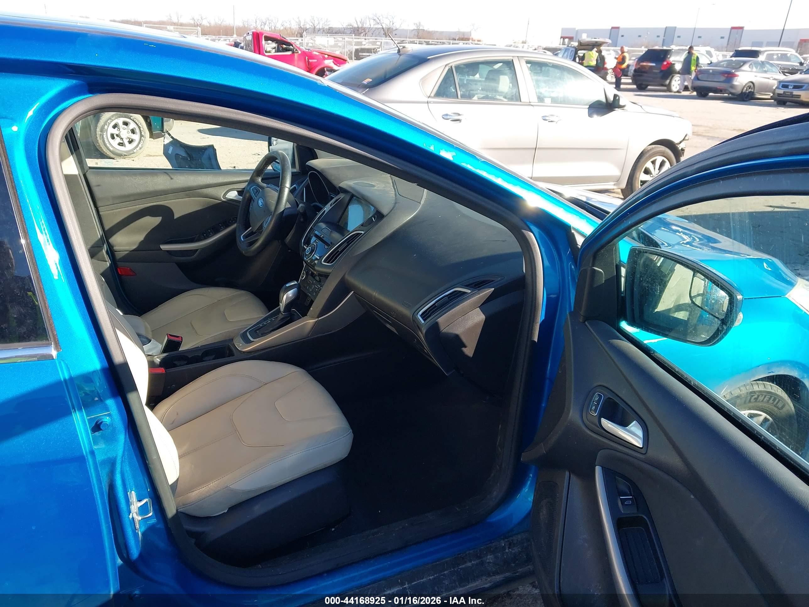FORD FOCUS image 5