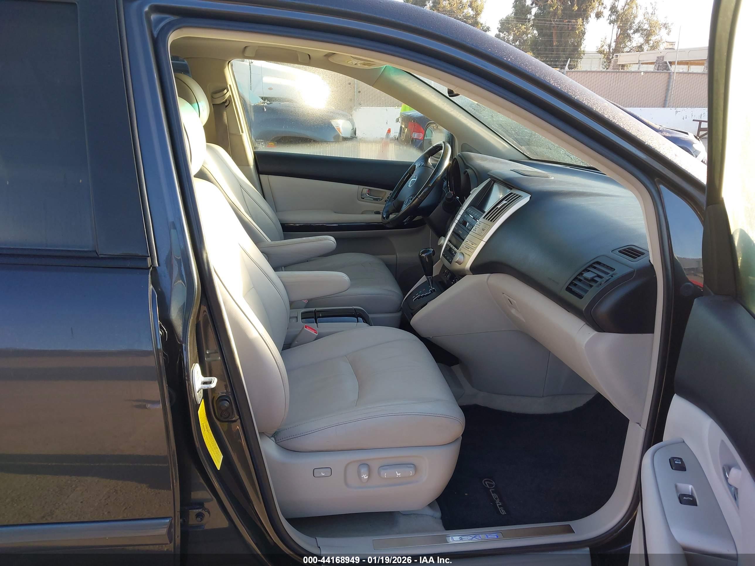LEXUS RX image 5