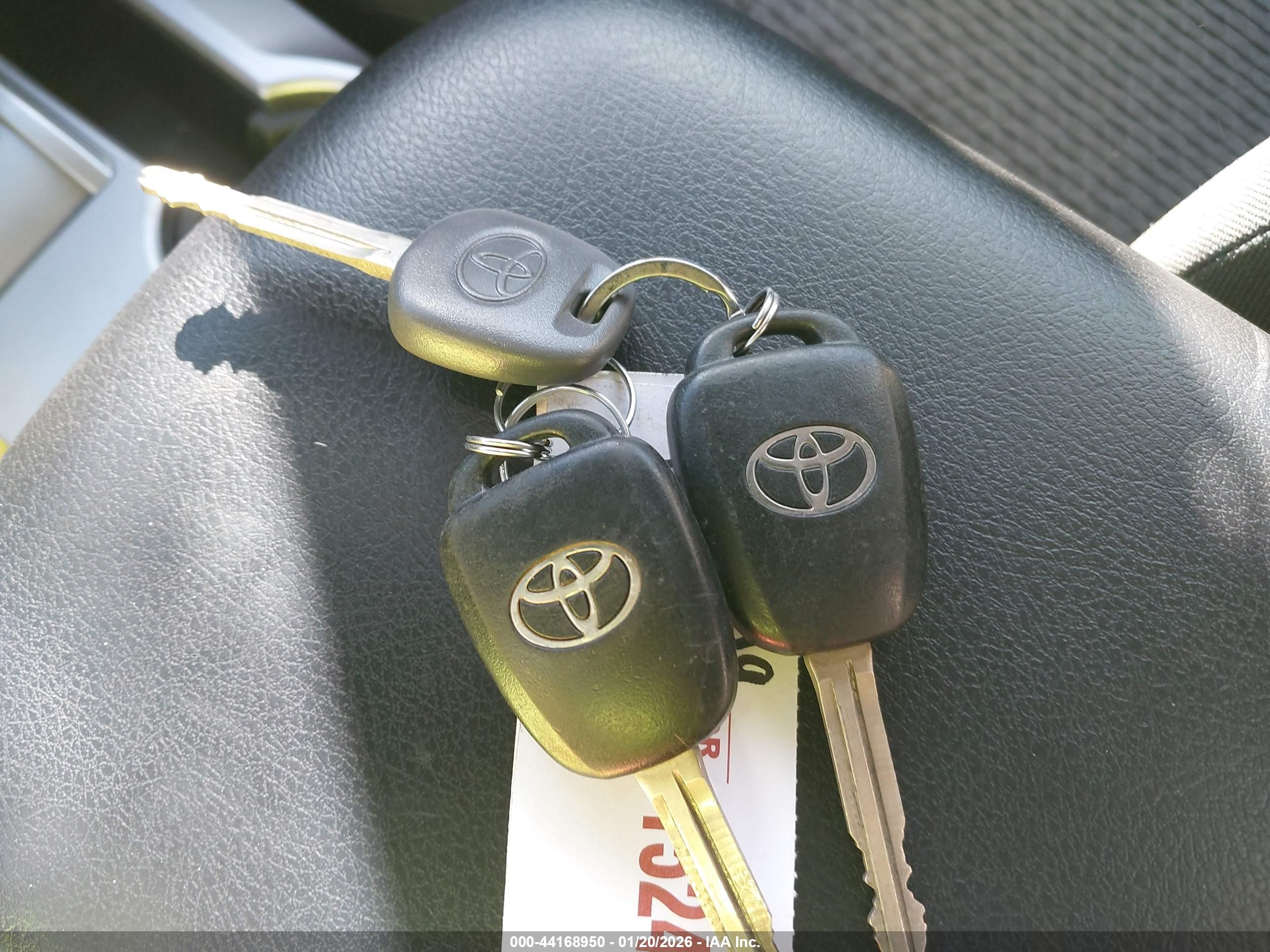 TOYOTA 4RUNNER image 11