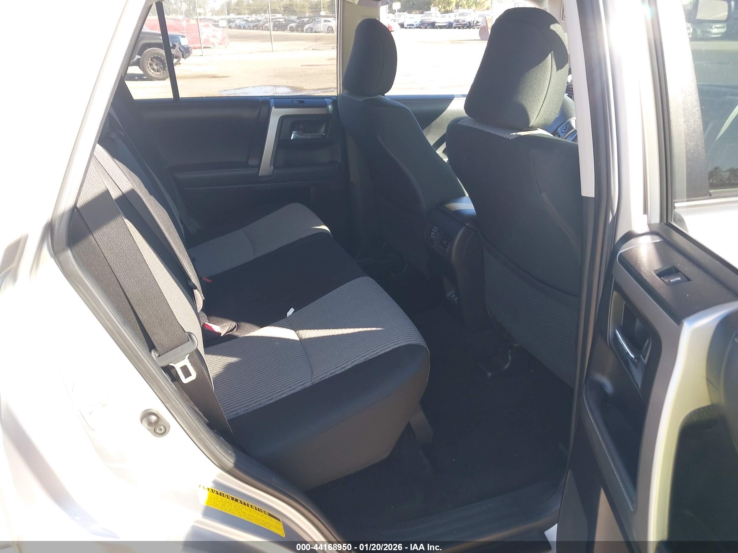 TOYOTA 4RUNNER image 8