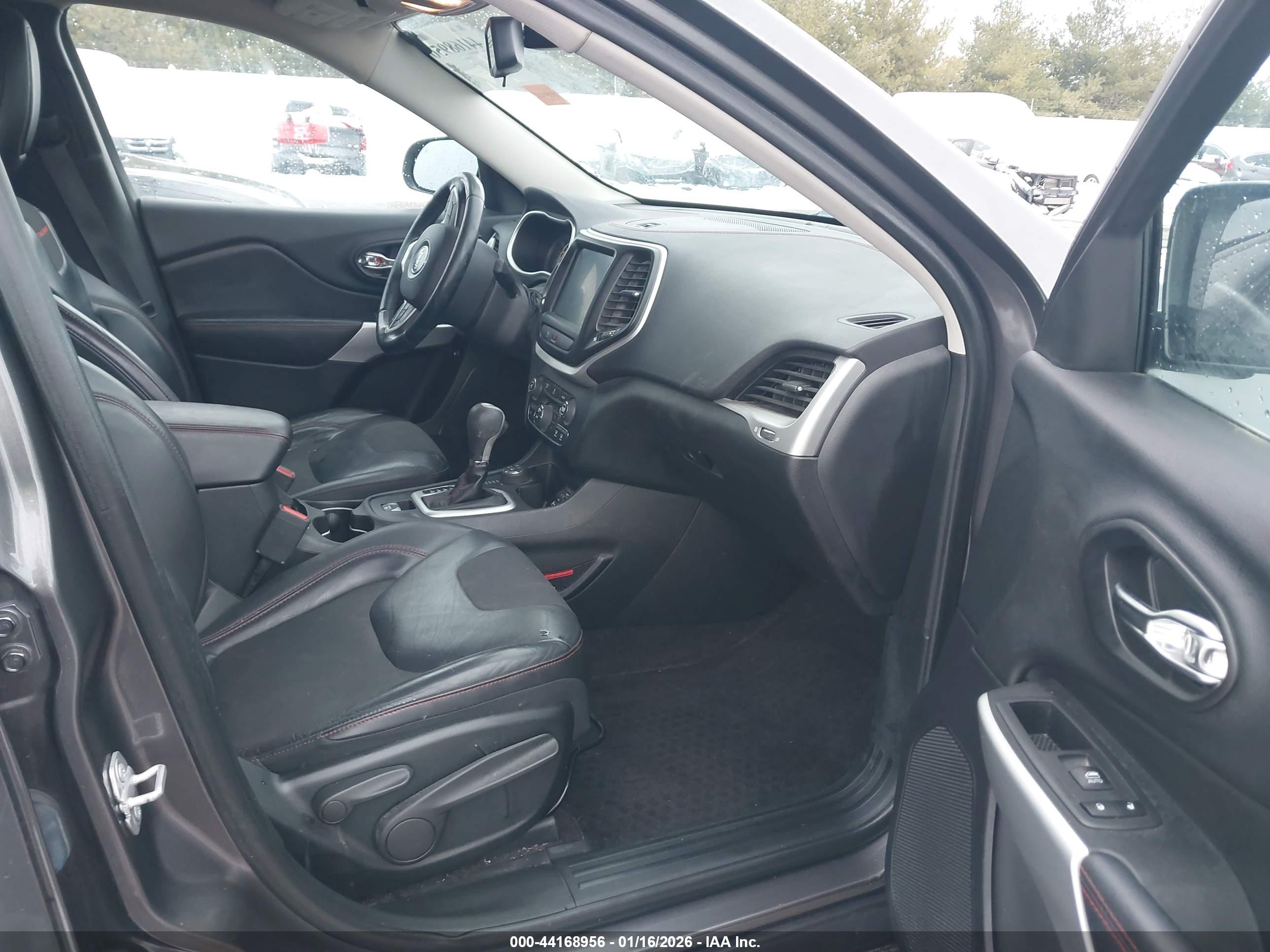 JEEP CHEROKEE image 5