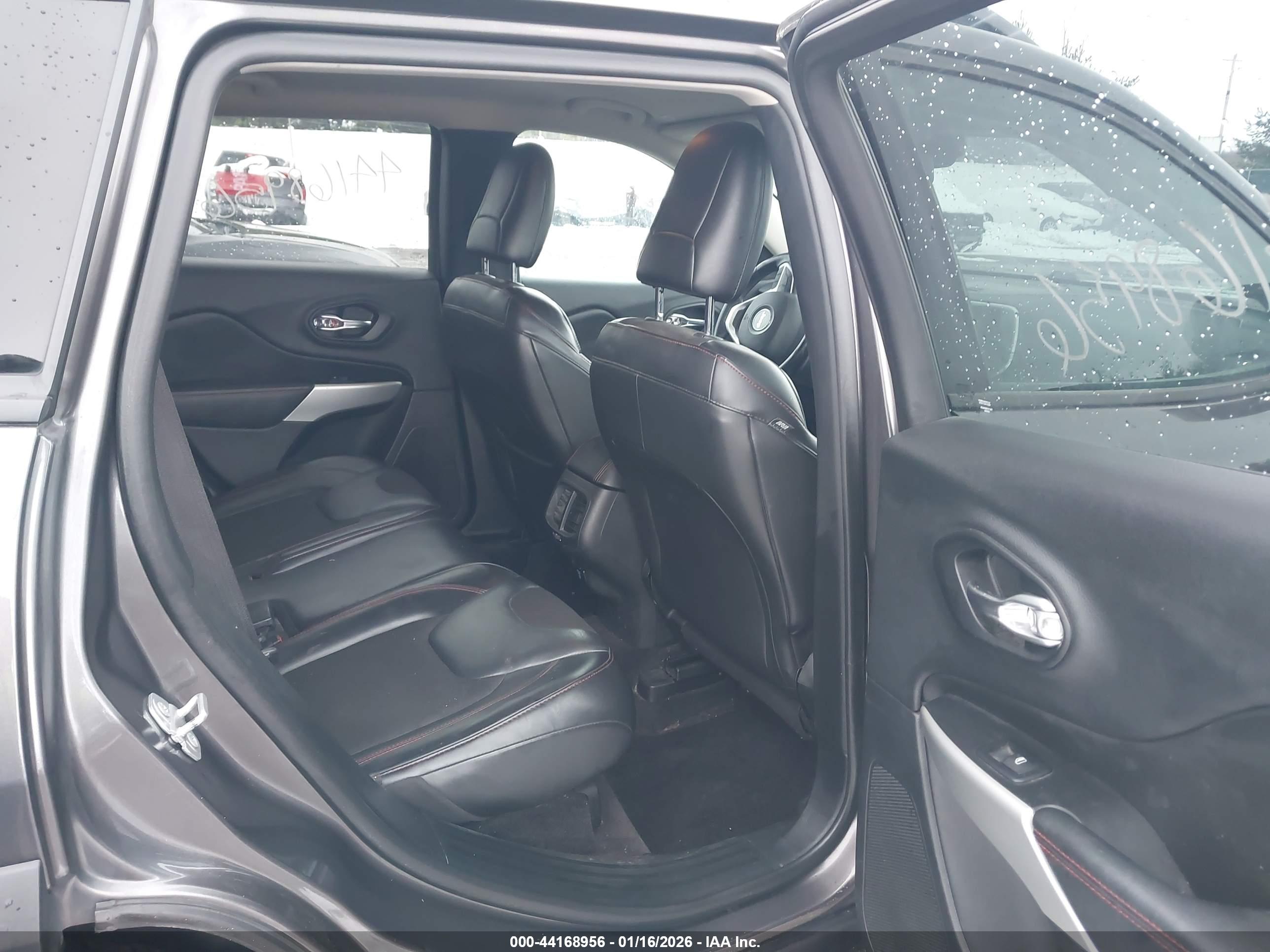 JEEP CHEROKEE image 8