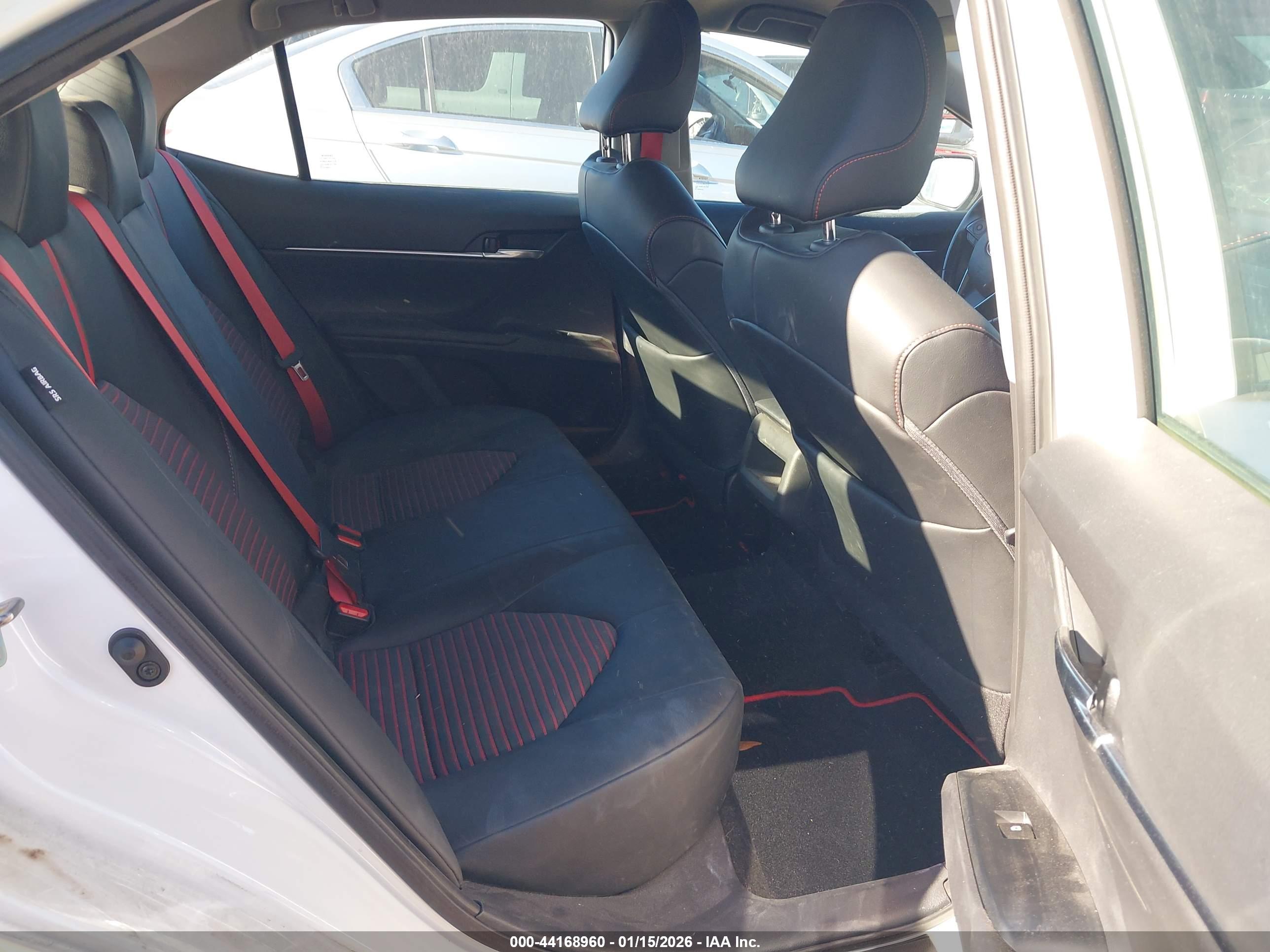 TOYOTA CAMRY image 8