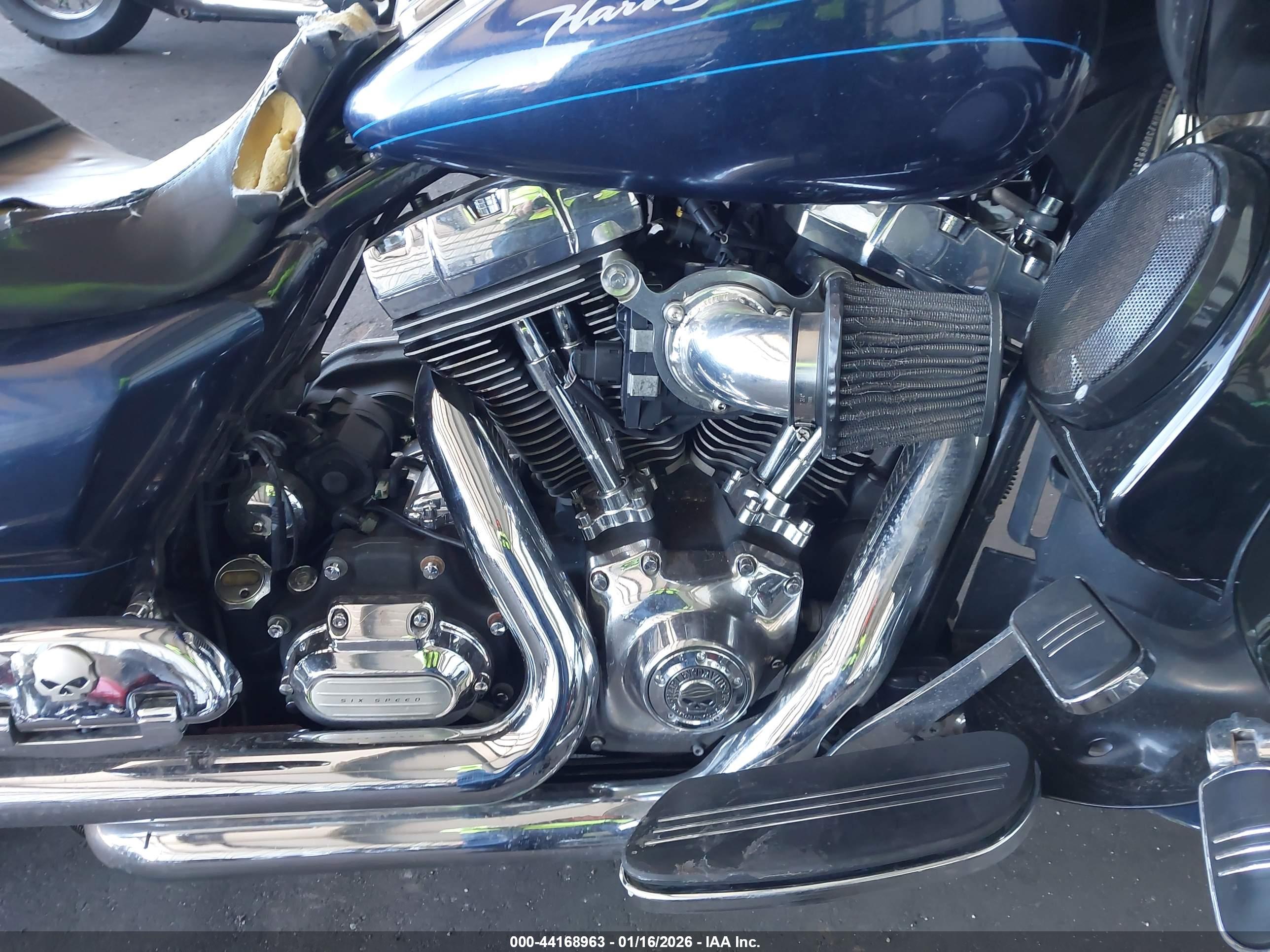 HARLEY-DAVIDSON FLTRX image 8