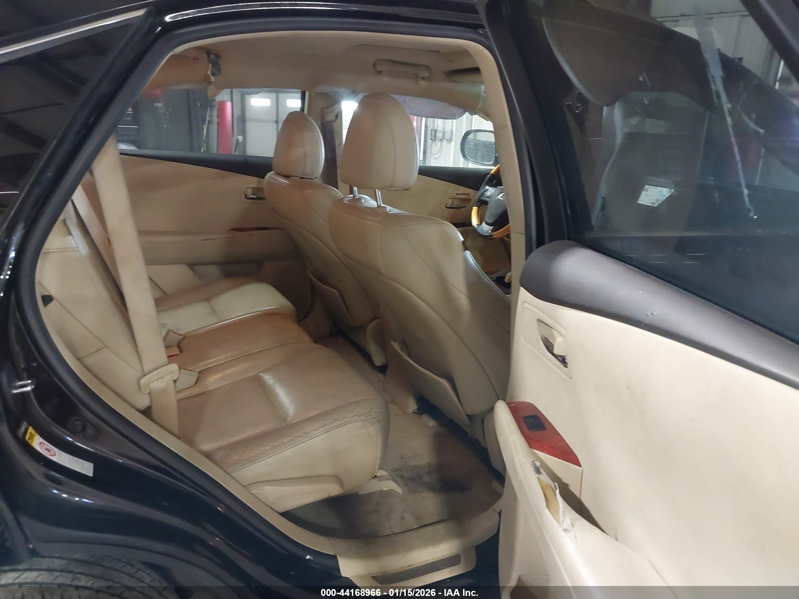 LEXUS RX image 8