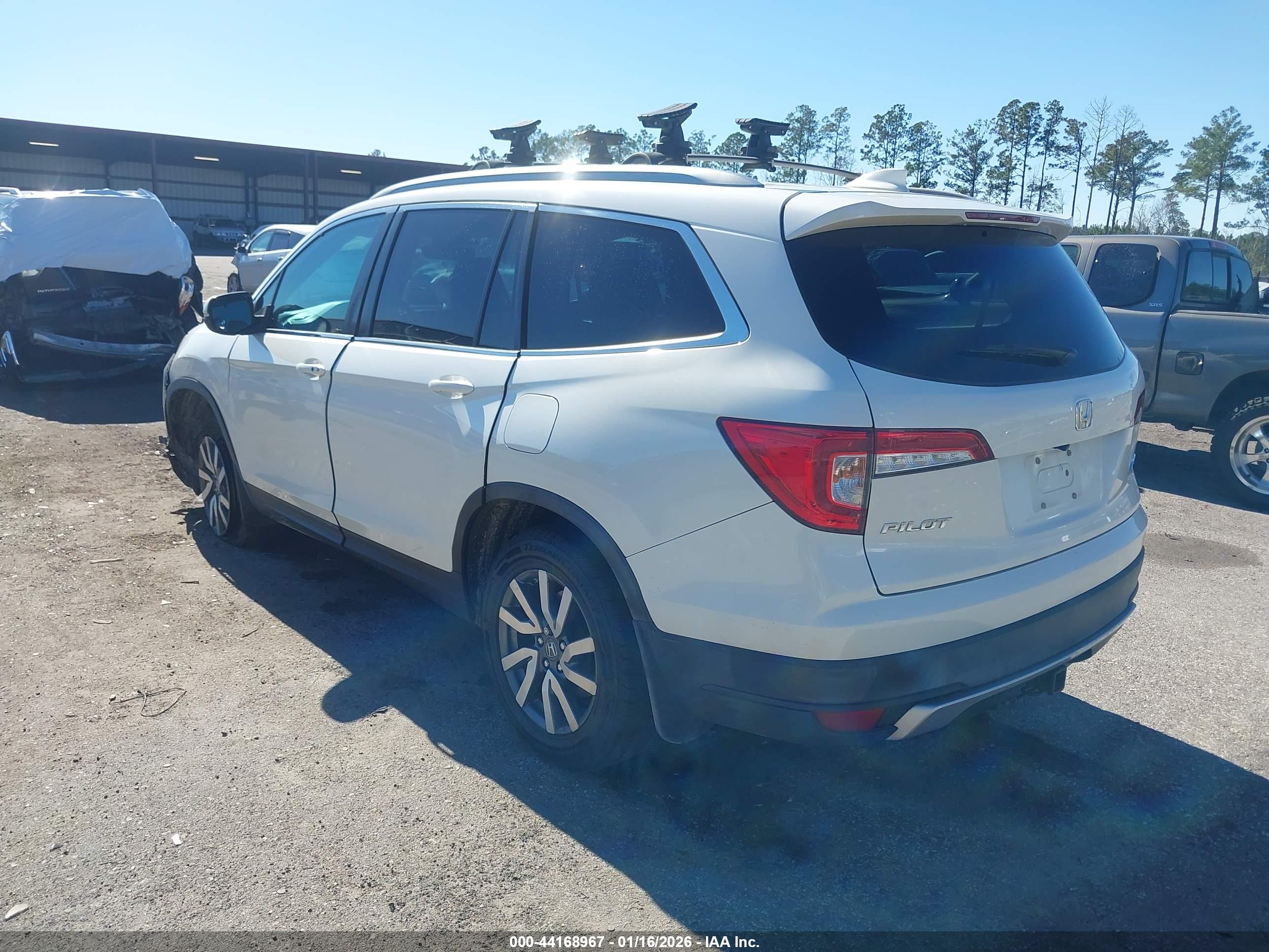 HONDA PILOT image 3