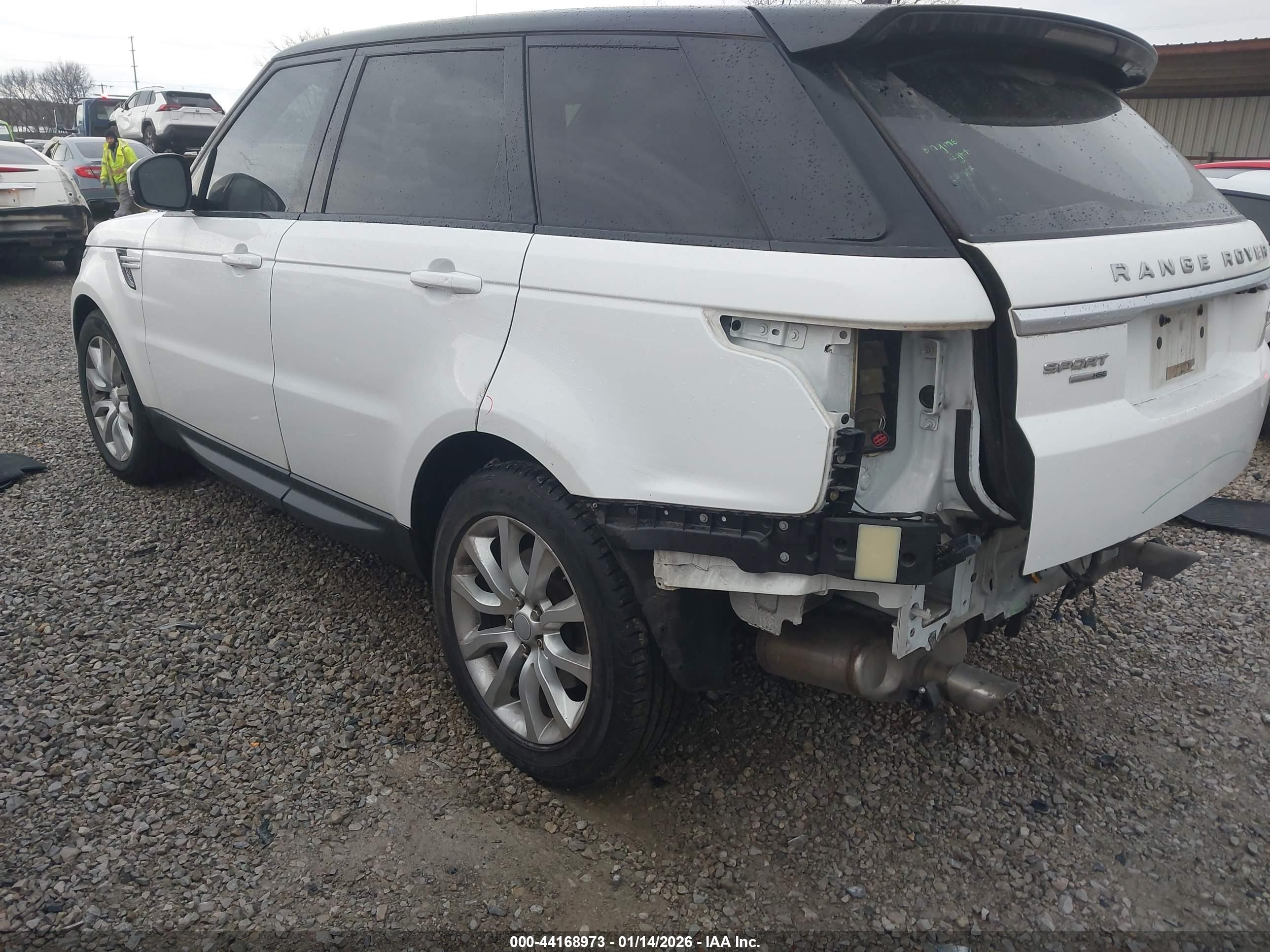 LAND ROVER image 3