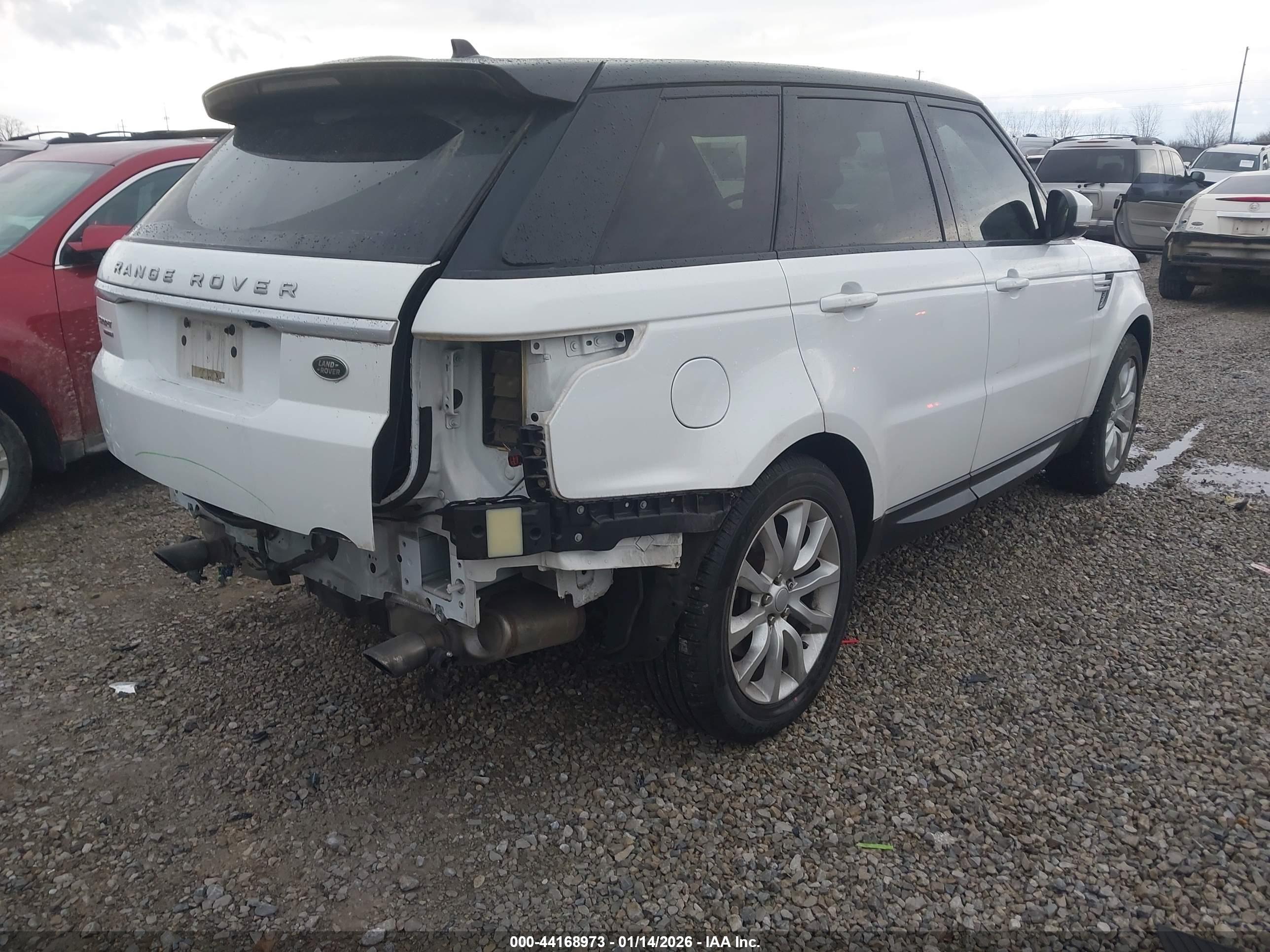 LAND ROVER image 4