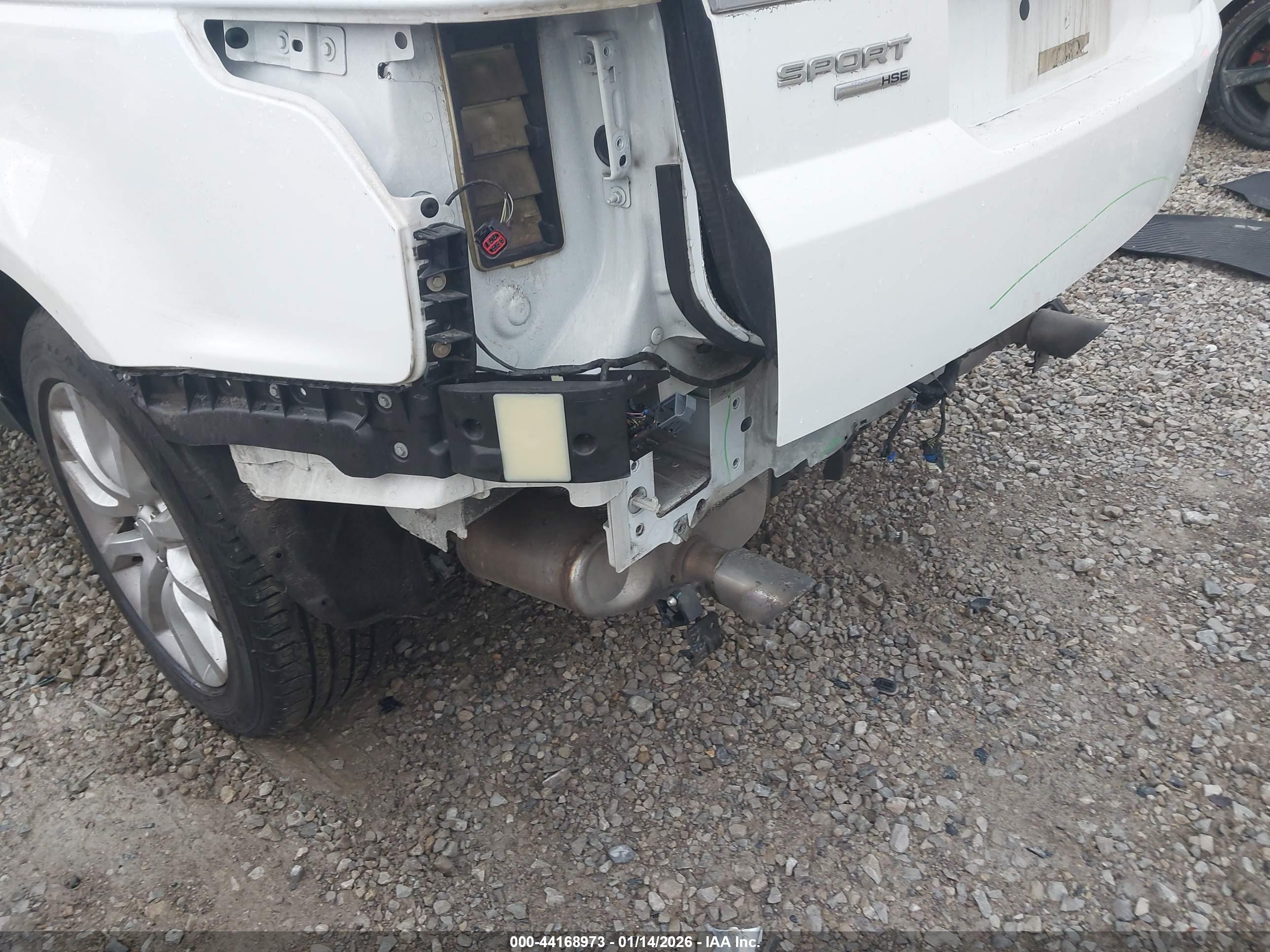 LAND ROVER image 6