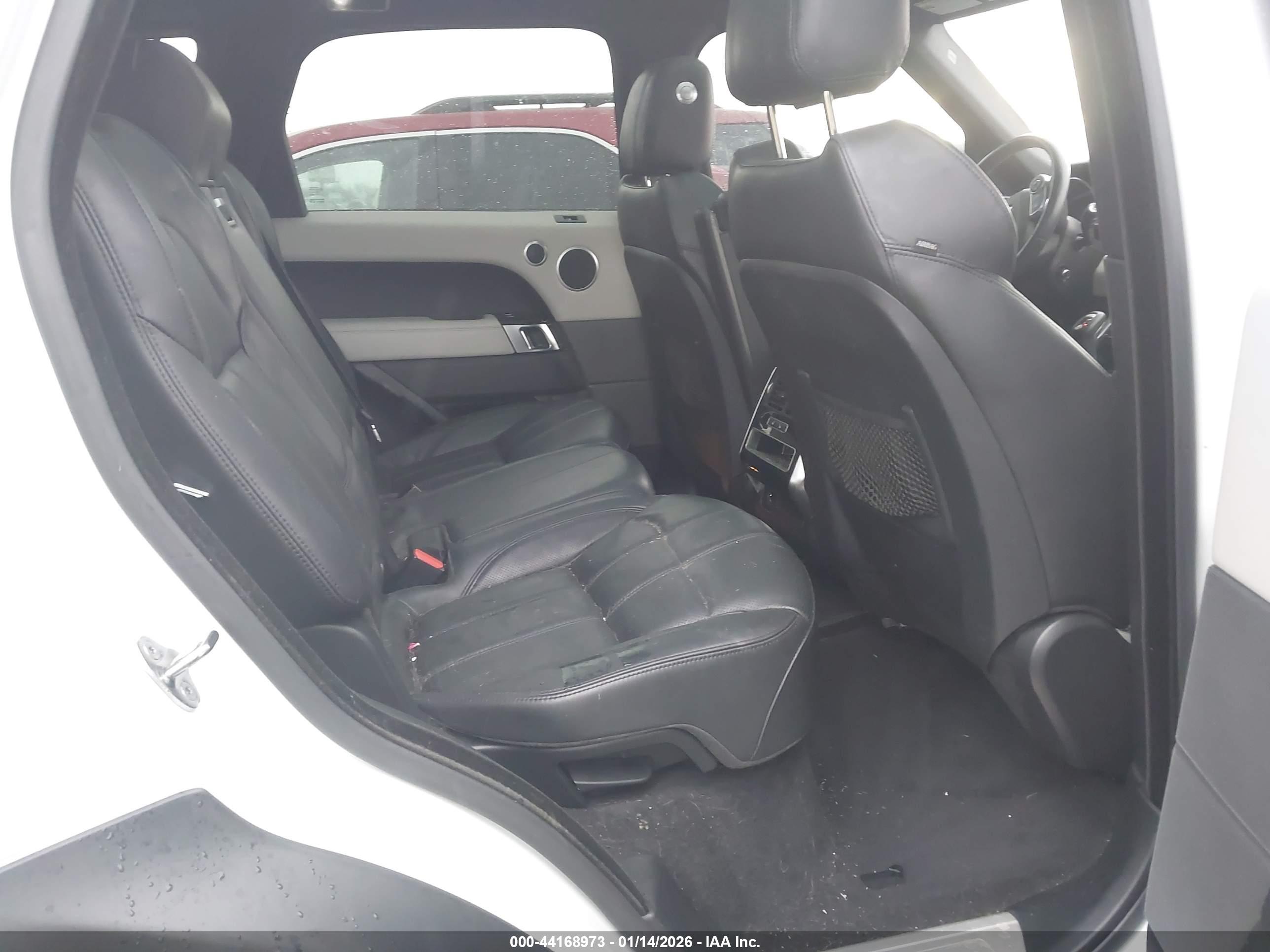 LAND ROVER image 8