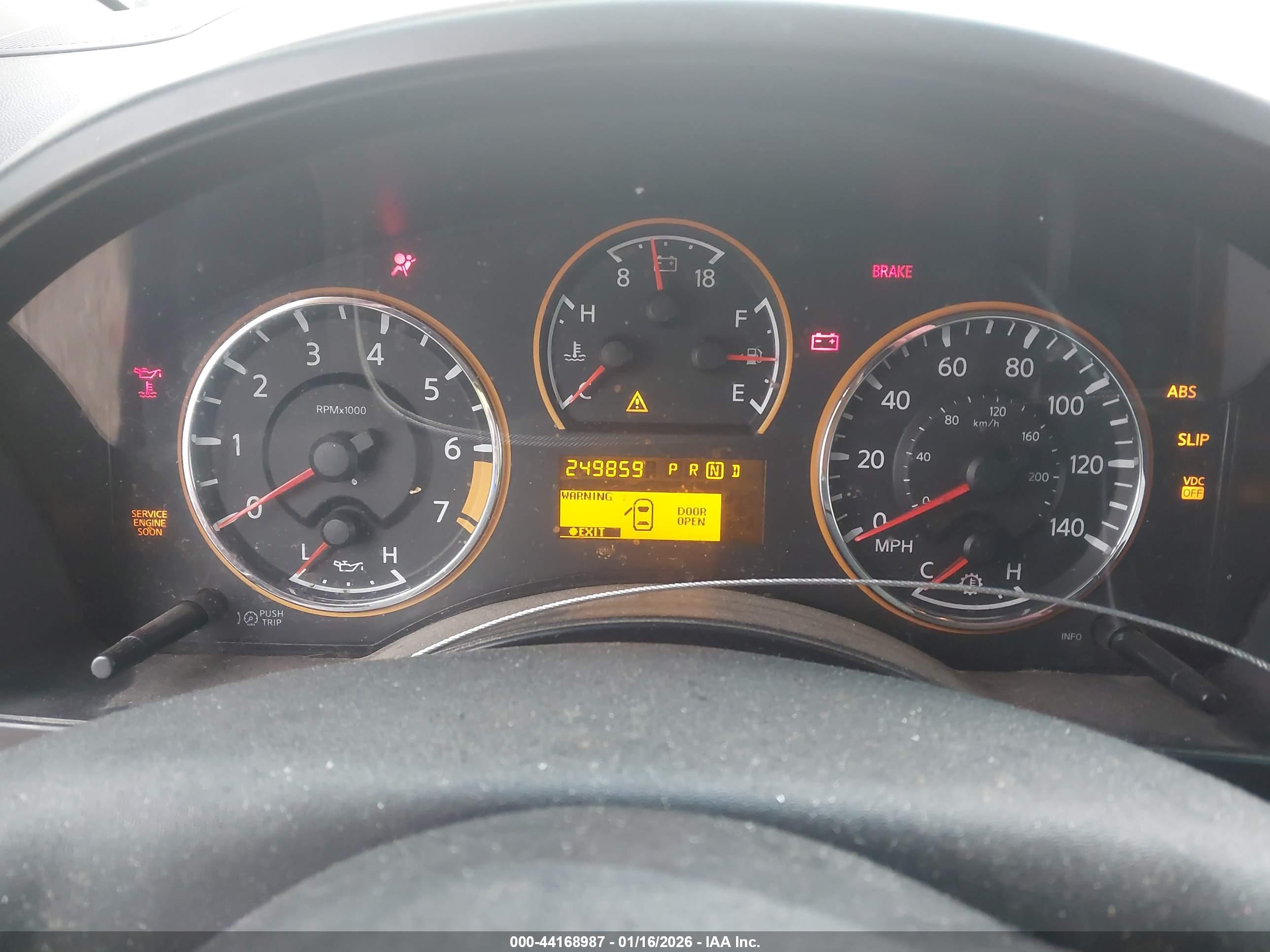 NISSAN TITAN image 7