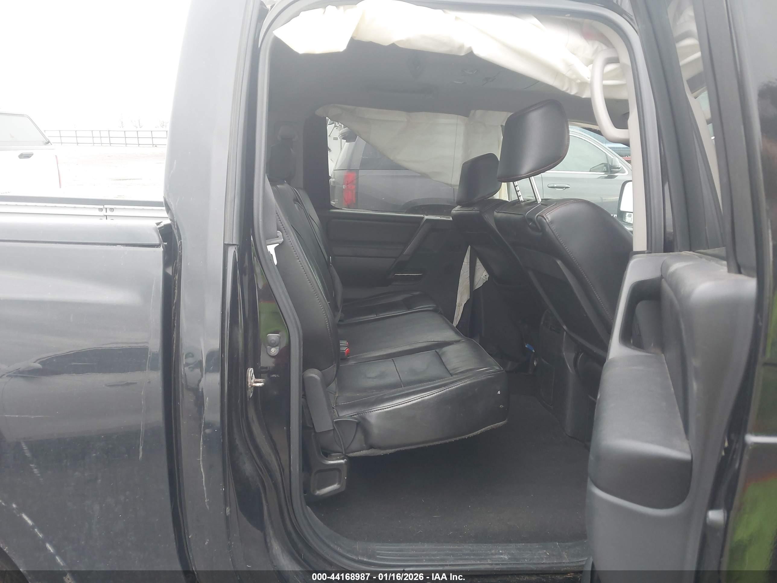 NISSAN TITAN image 8
