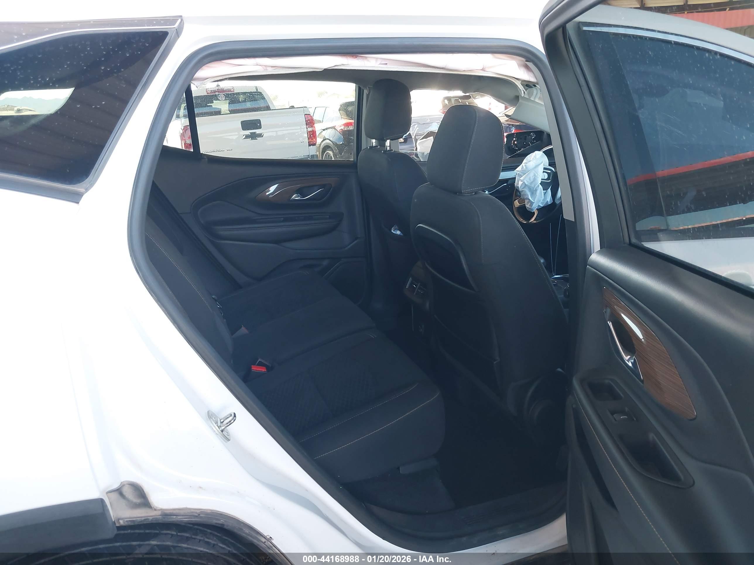 GMC TERRAIN image 8