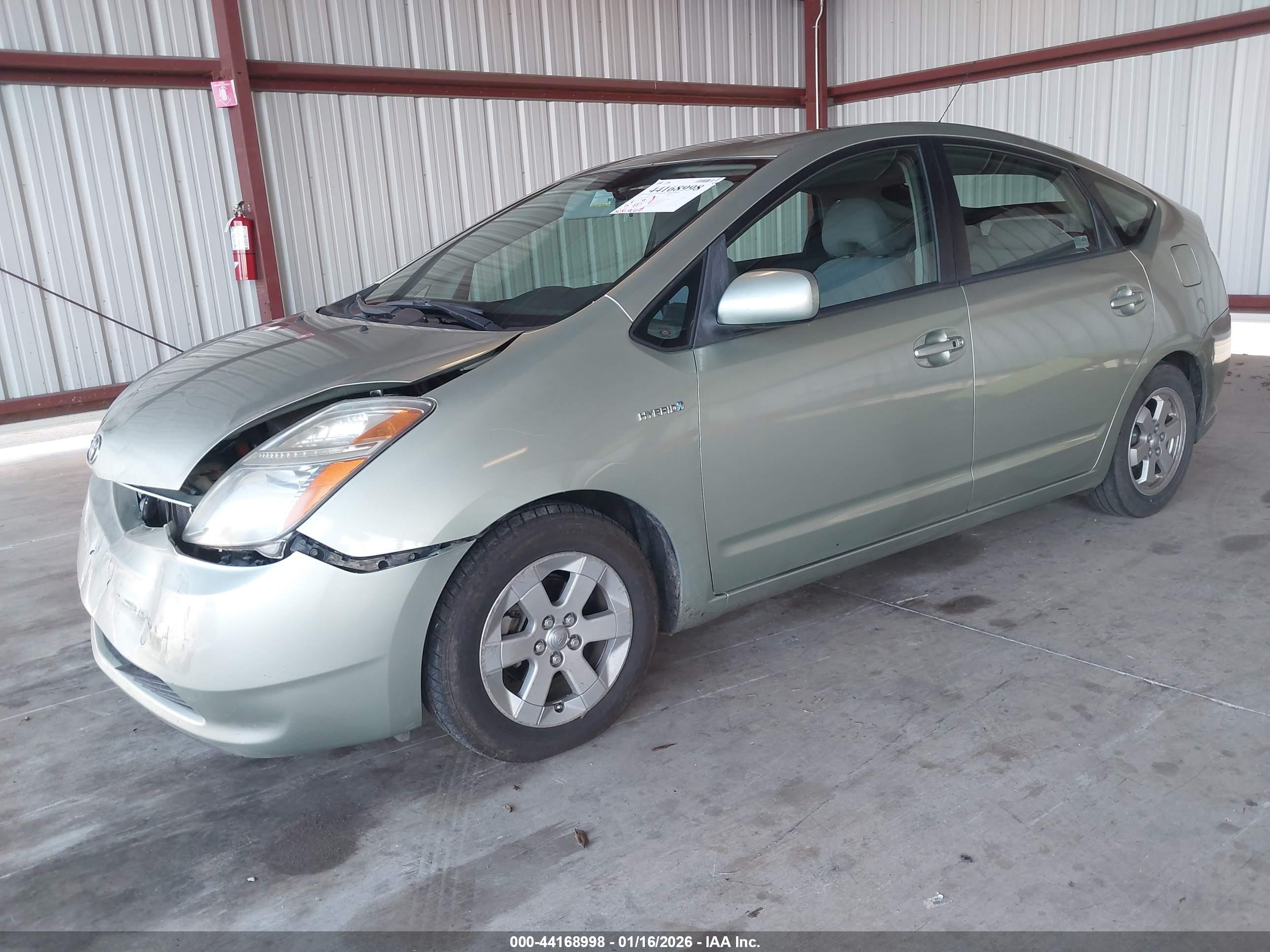 TOYOTA PRIUS image 2