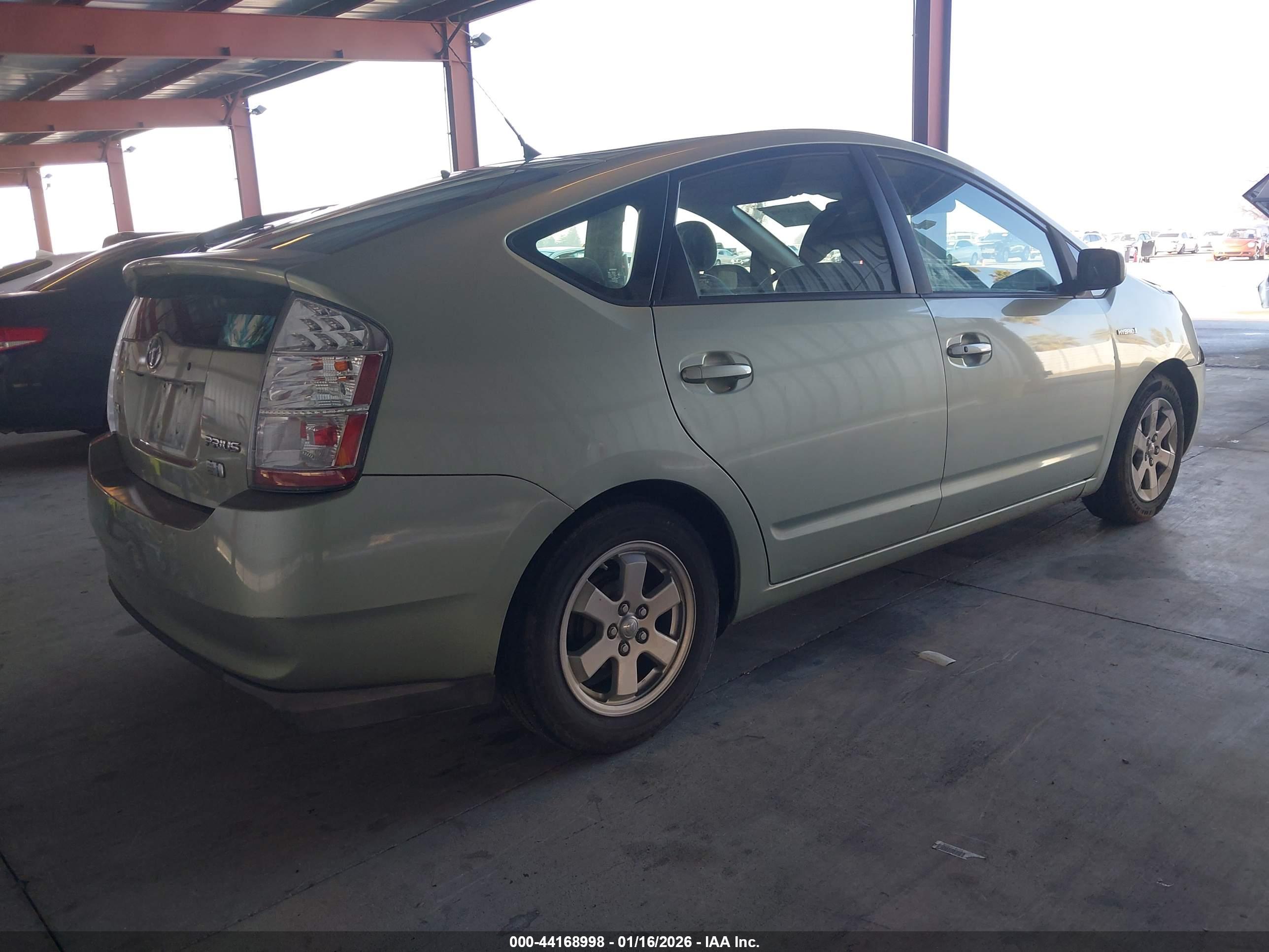 TOYOTA PRIUS image 4