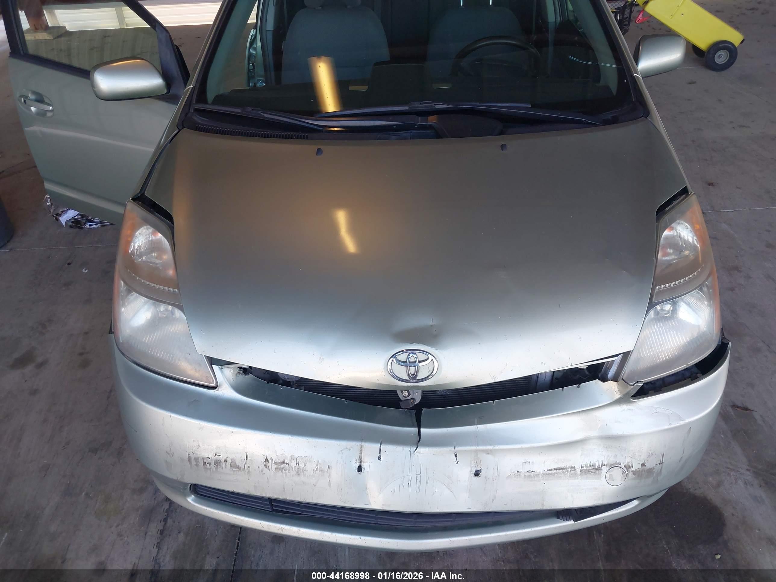 TOYOTA PRIUS image 6