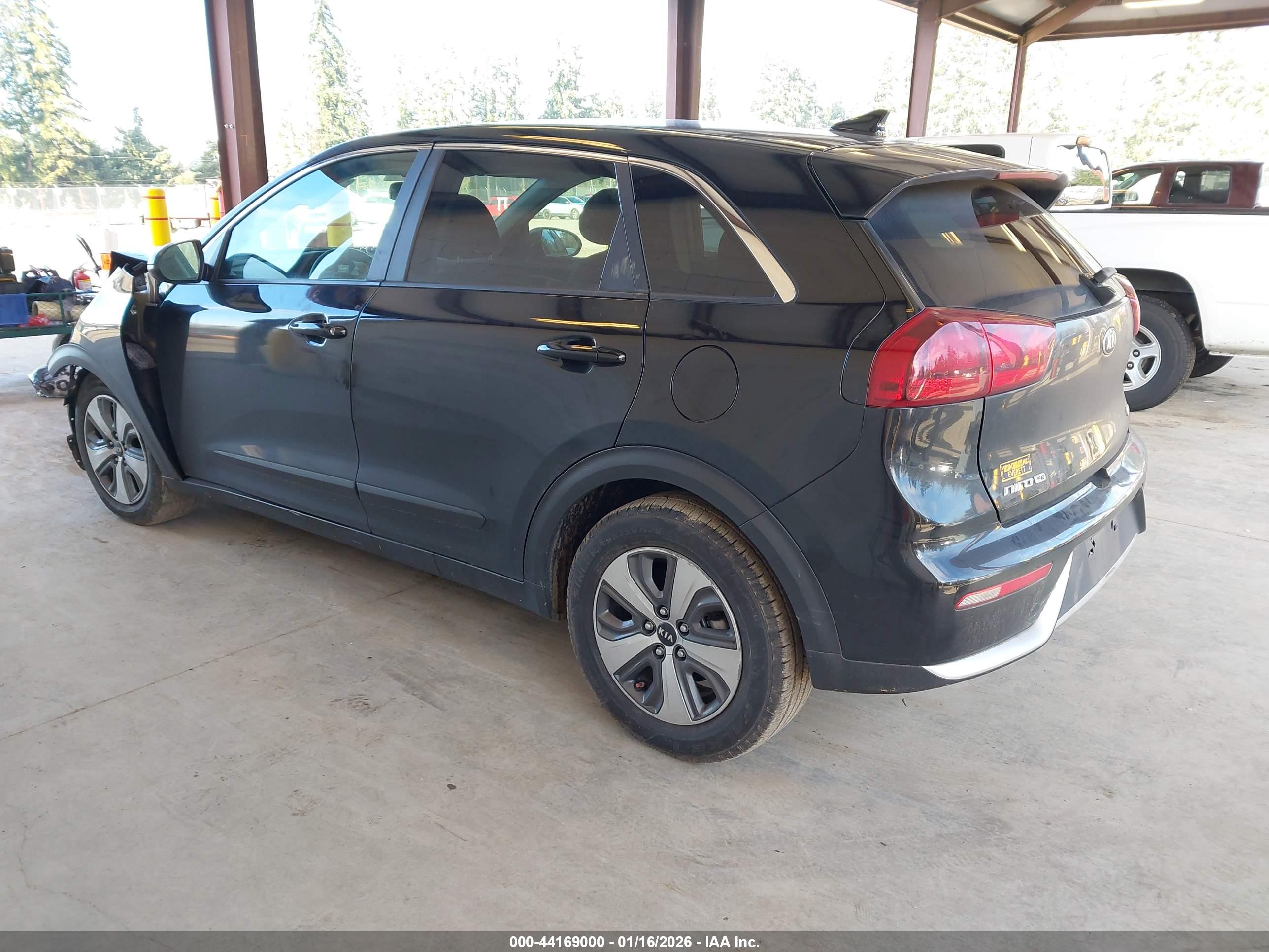 KIA NIRO image 3