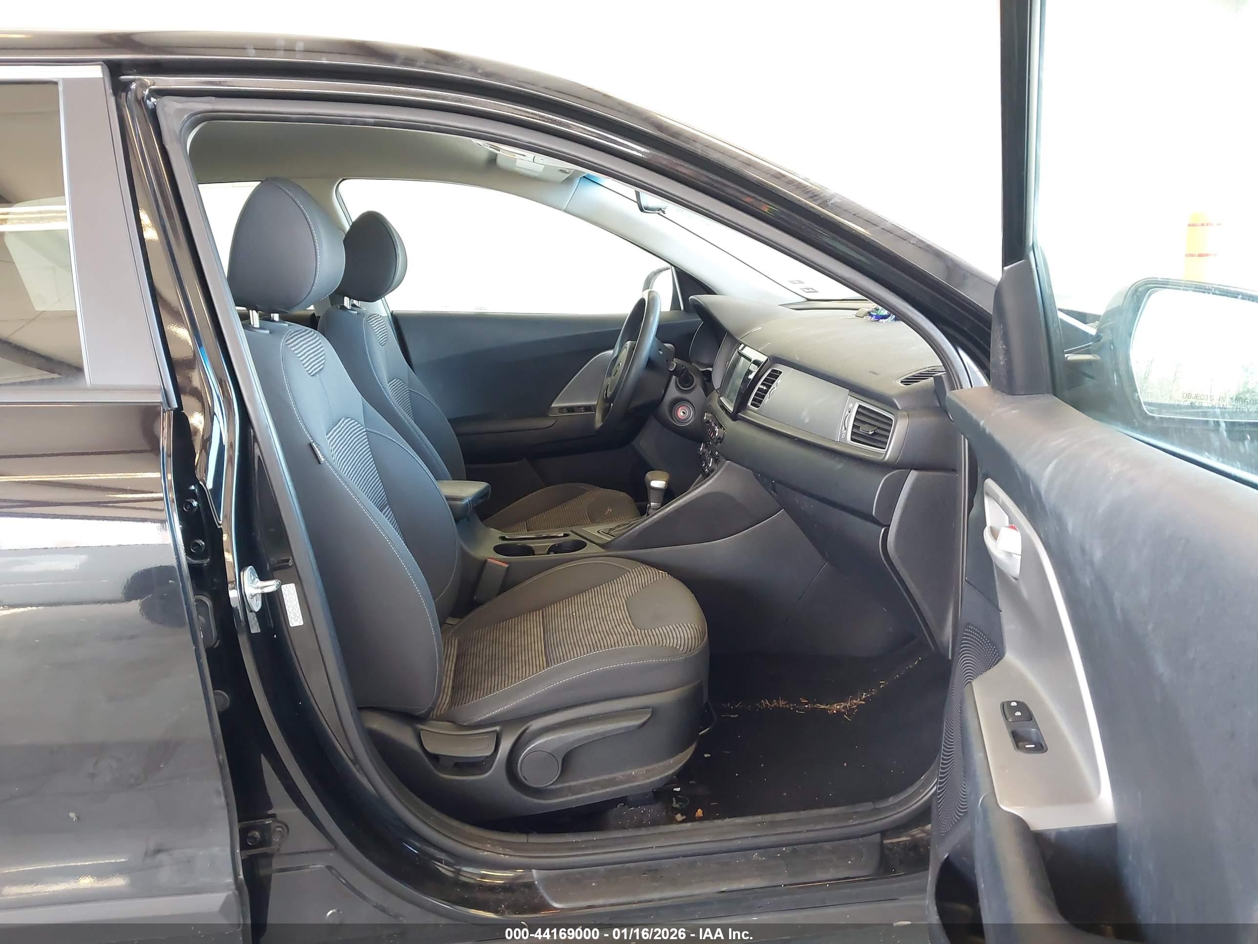 KIA NIRO image 5