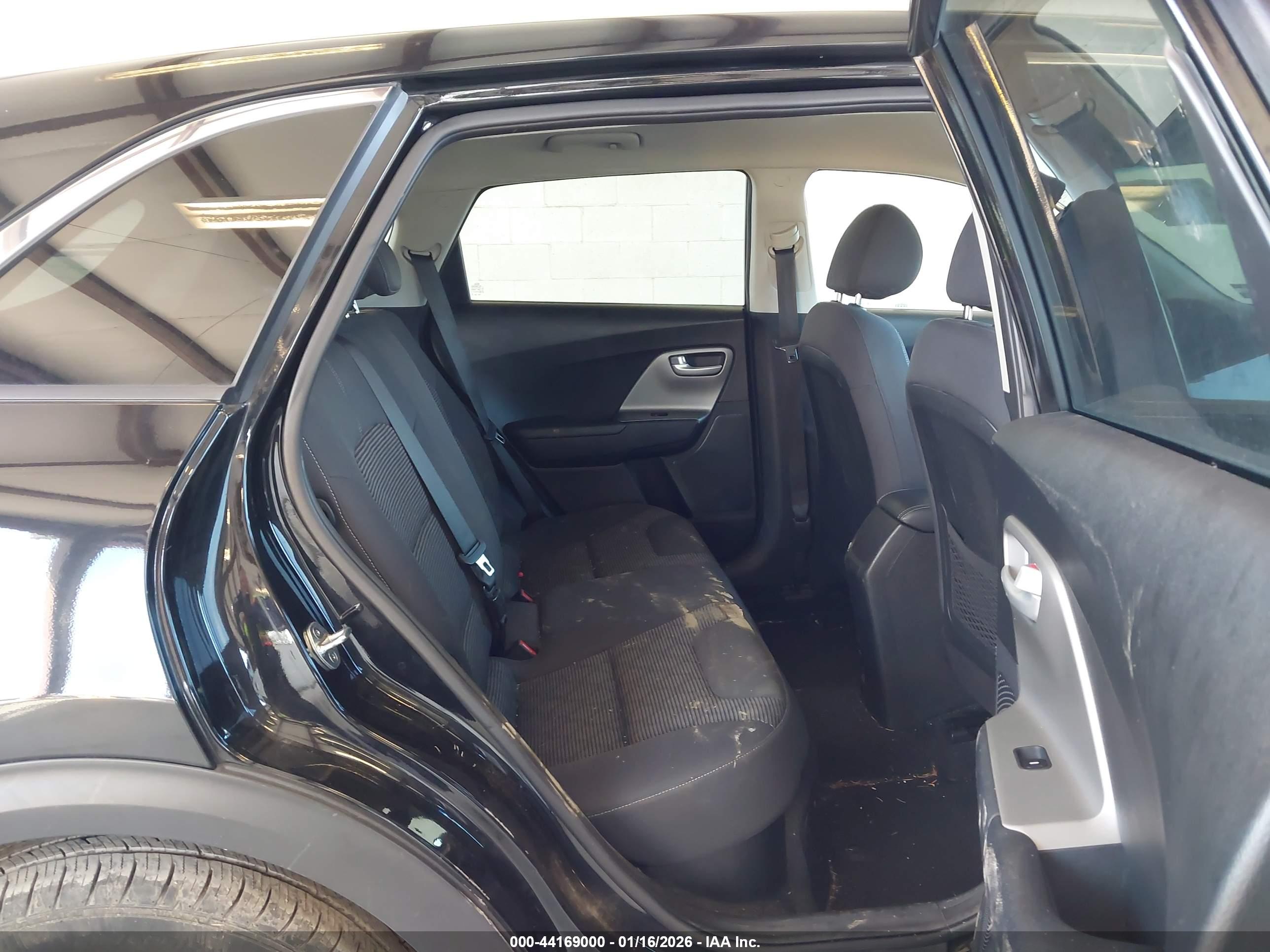KIA NIRO image 8