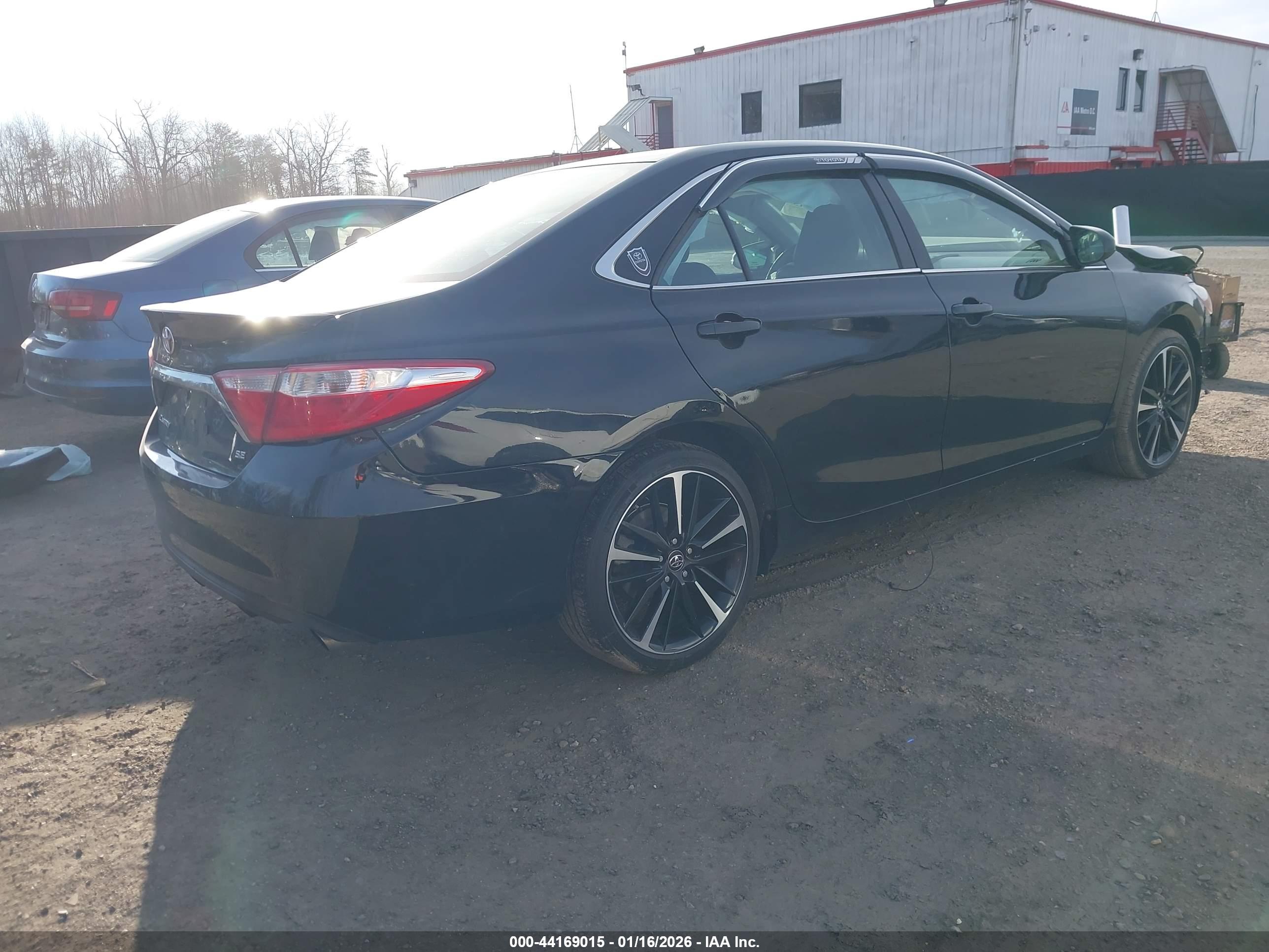 TOYOTA CAMRY image 4