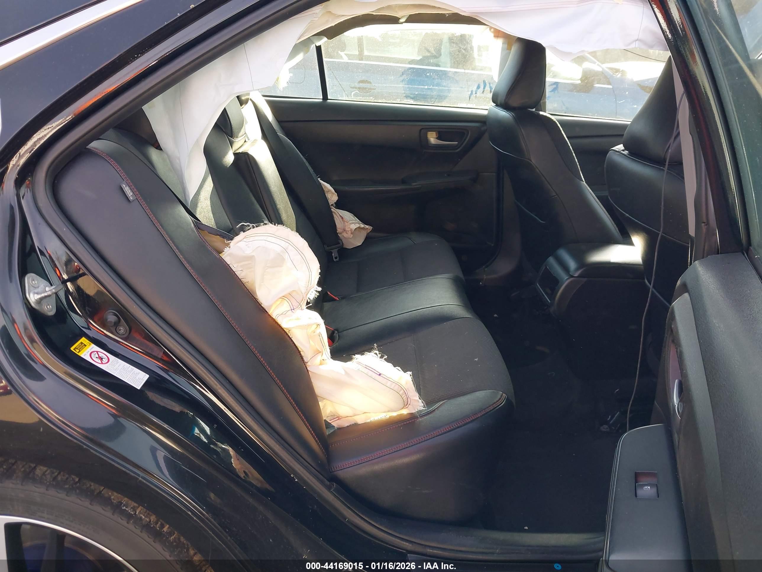TOYOTA CAMRY image 8