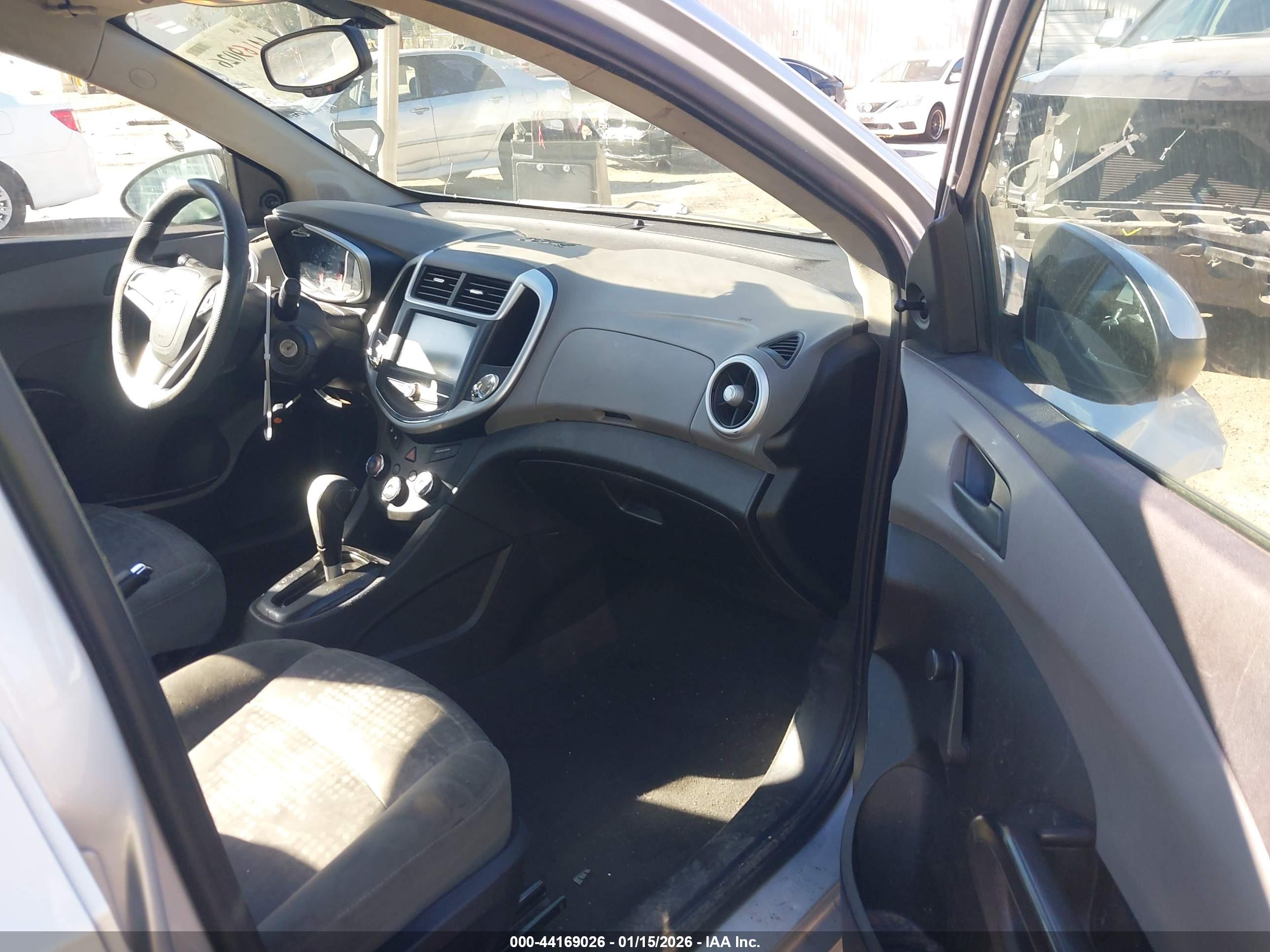 CHEVROLET SONIC image 5