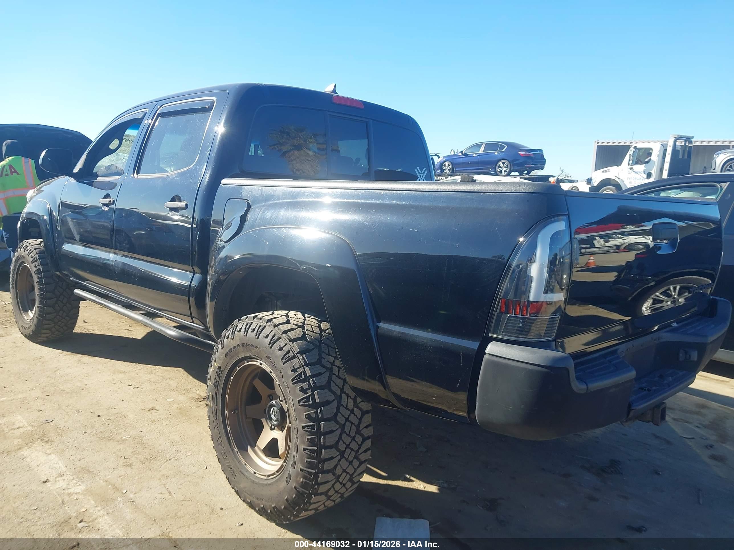 TOYOTA TACOMA image 3