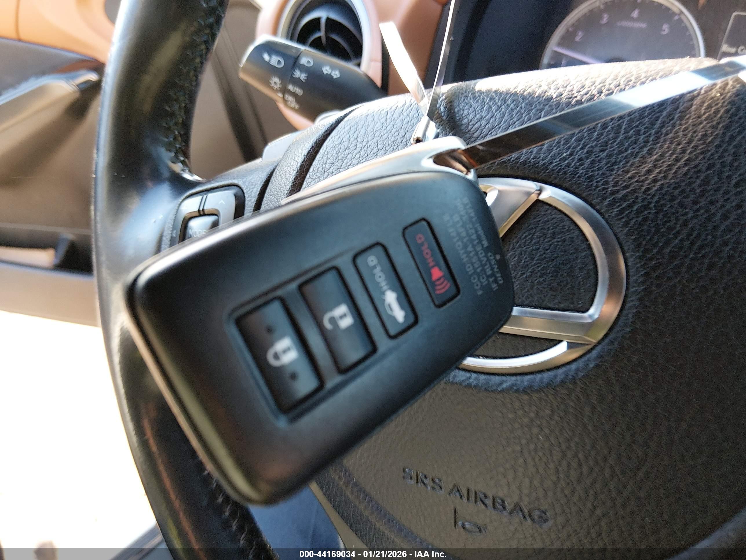 LEXUS IS image 11