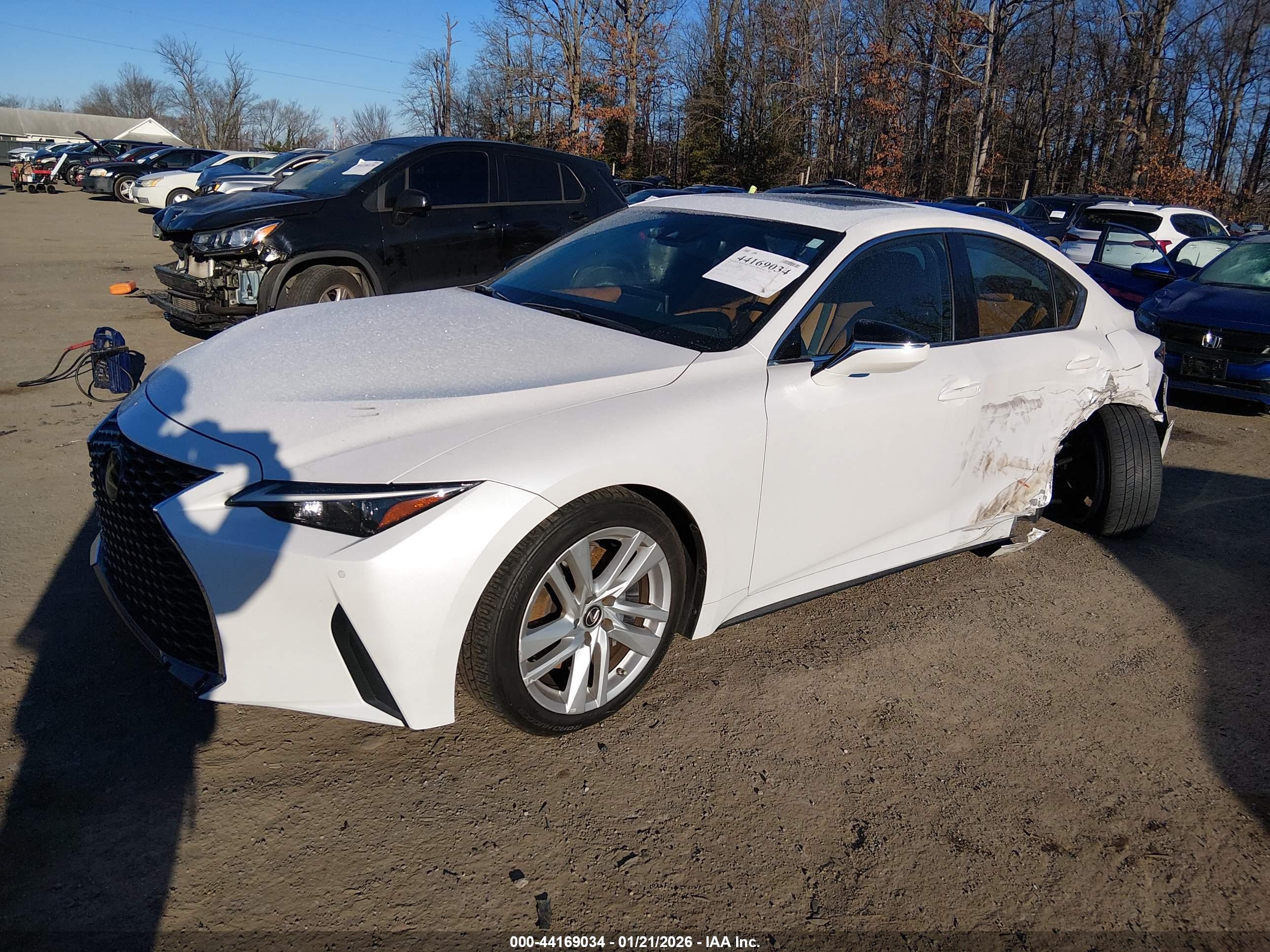 LEXUS IS image 2