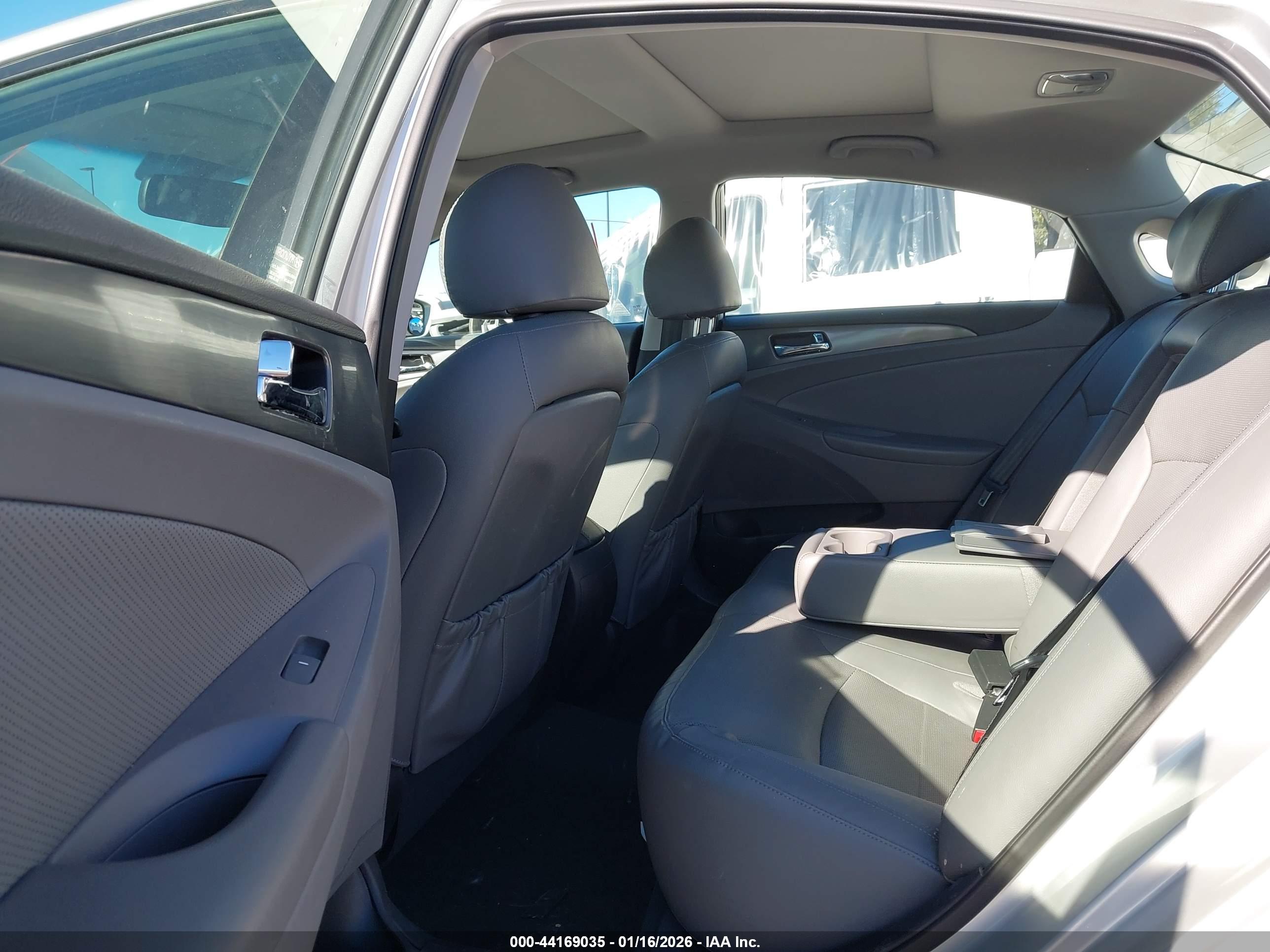 HYUNDAI SONATA image 8